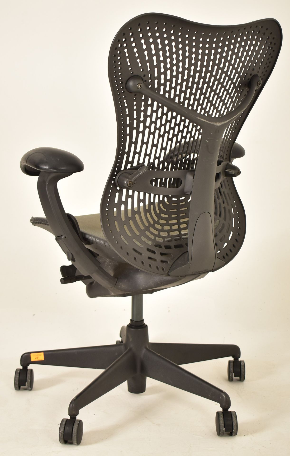 HERMAN MILLER - MIRRA 2 - SWIVEL OFFICE DESK CHAIR BY STUDIO 7.5 - Image 5 of 5