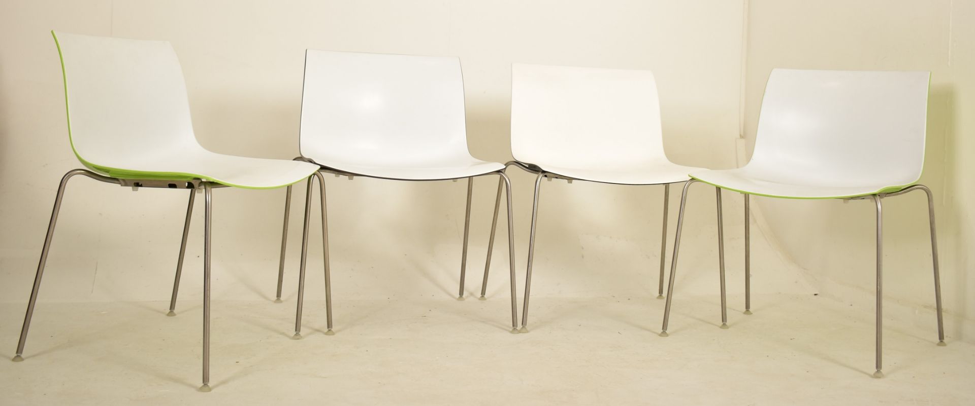 LIEVORE MOLINA X ARPER - CATIFA 46 - SEVEN STACKING CHAIRS - Image 3 of 6
