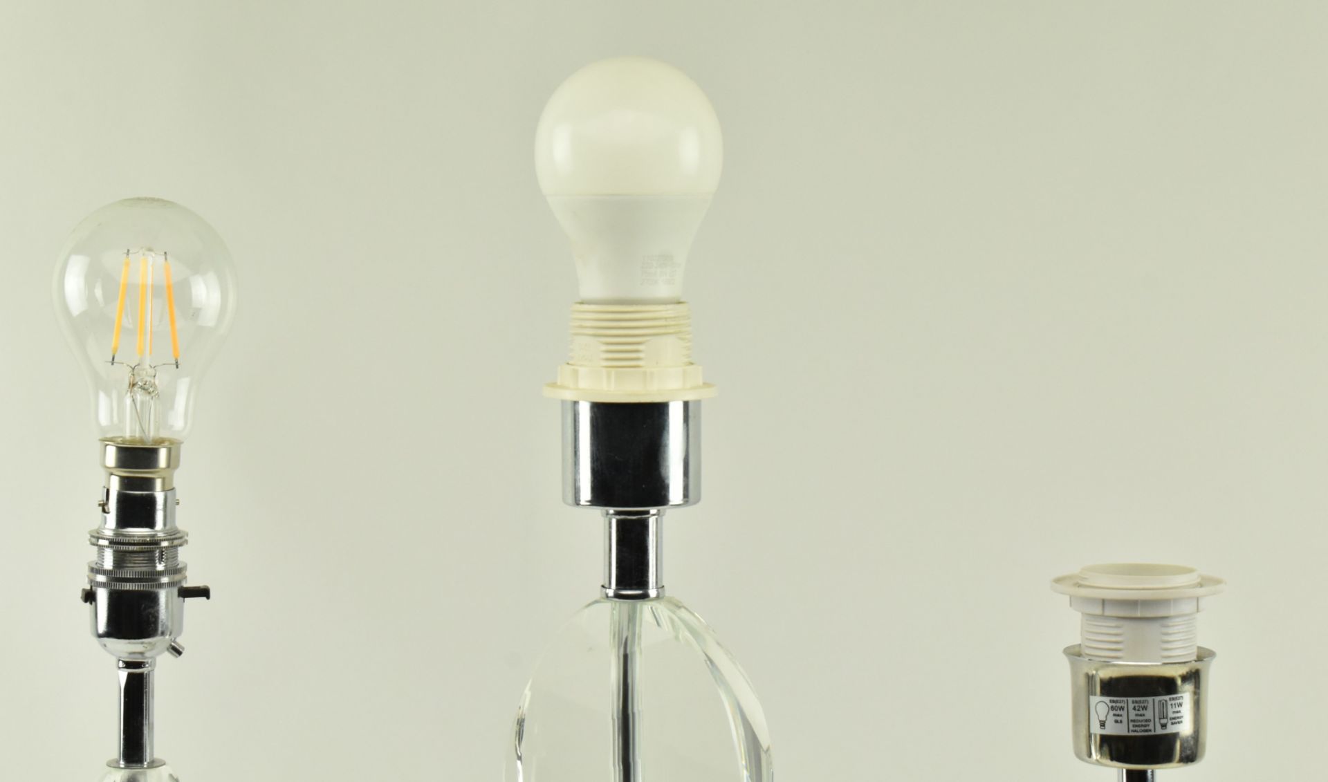 HARLEQUIN SET OF THREE CONTEMPORARY CLEAR GLASS DESK LAMPS - Image 3 of 6