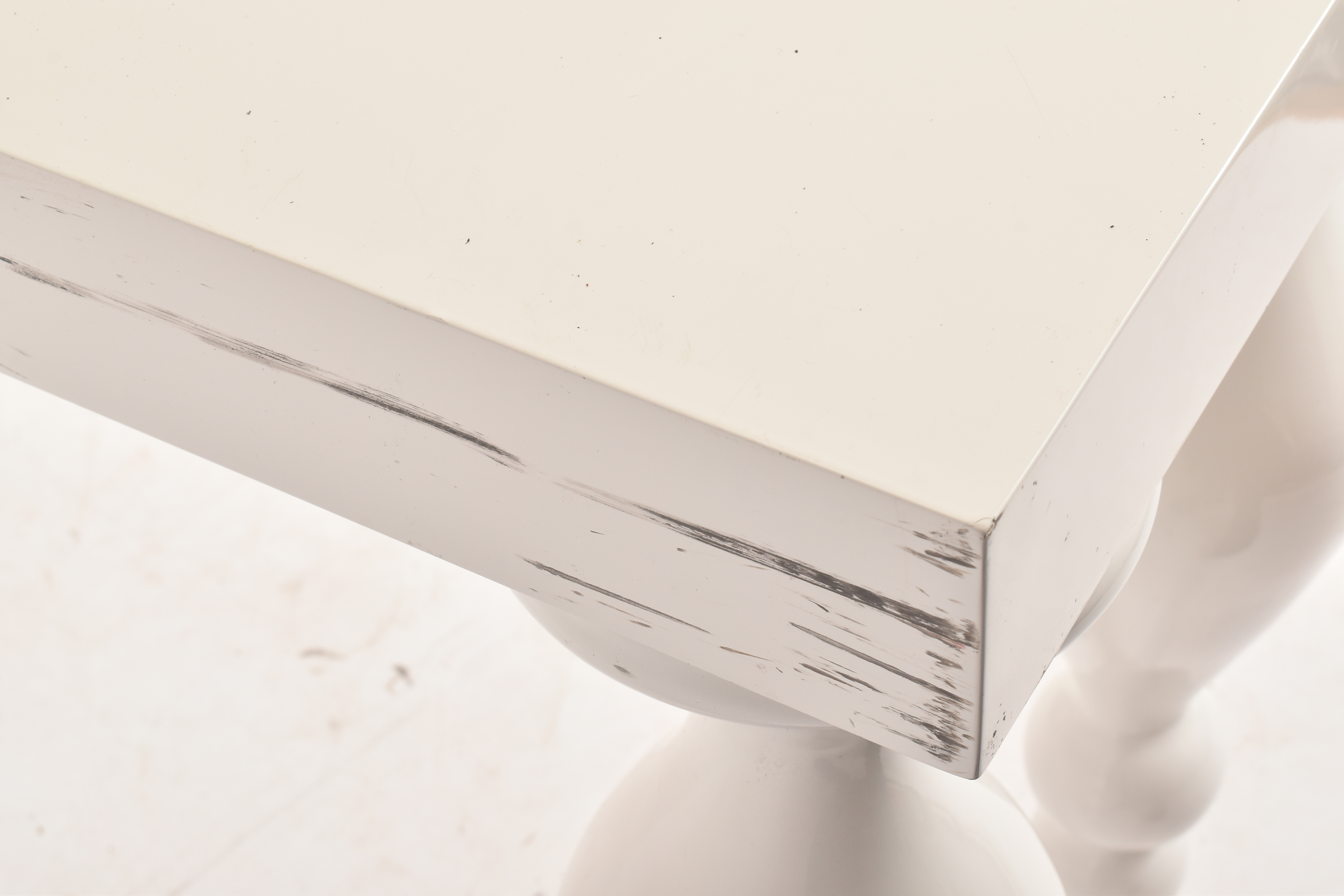 LARGE CONTEMPORARY DESIGNED GLOSS WHITE CONSOLE TABLE - Image 6 of 8