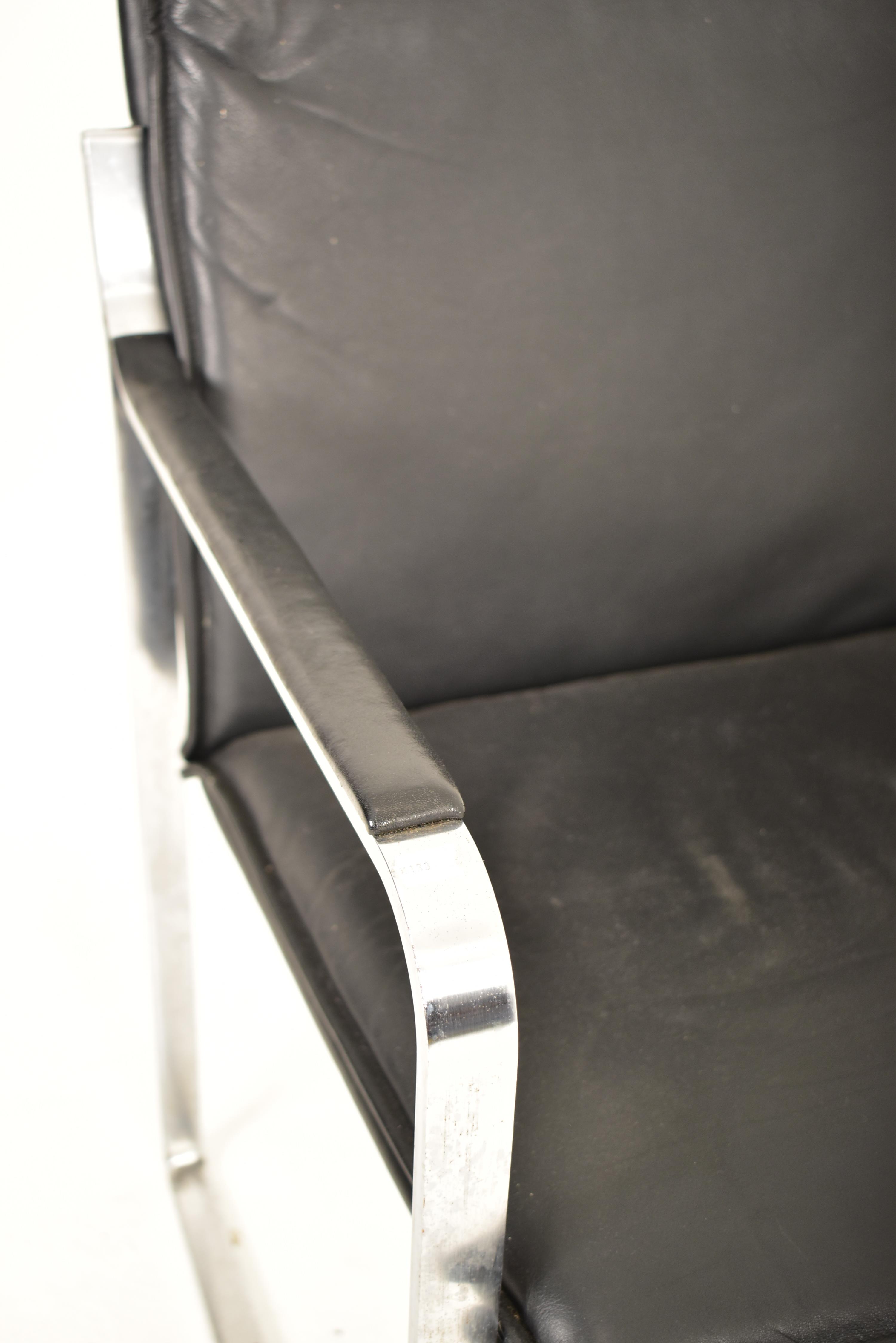 KNOLL - 20TH CENTURY POLISHED STEEL AND LEATHER ARMCHAIR - Image 3 of 5