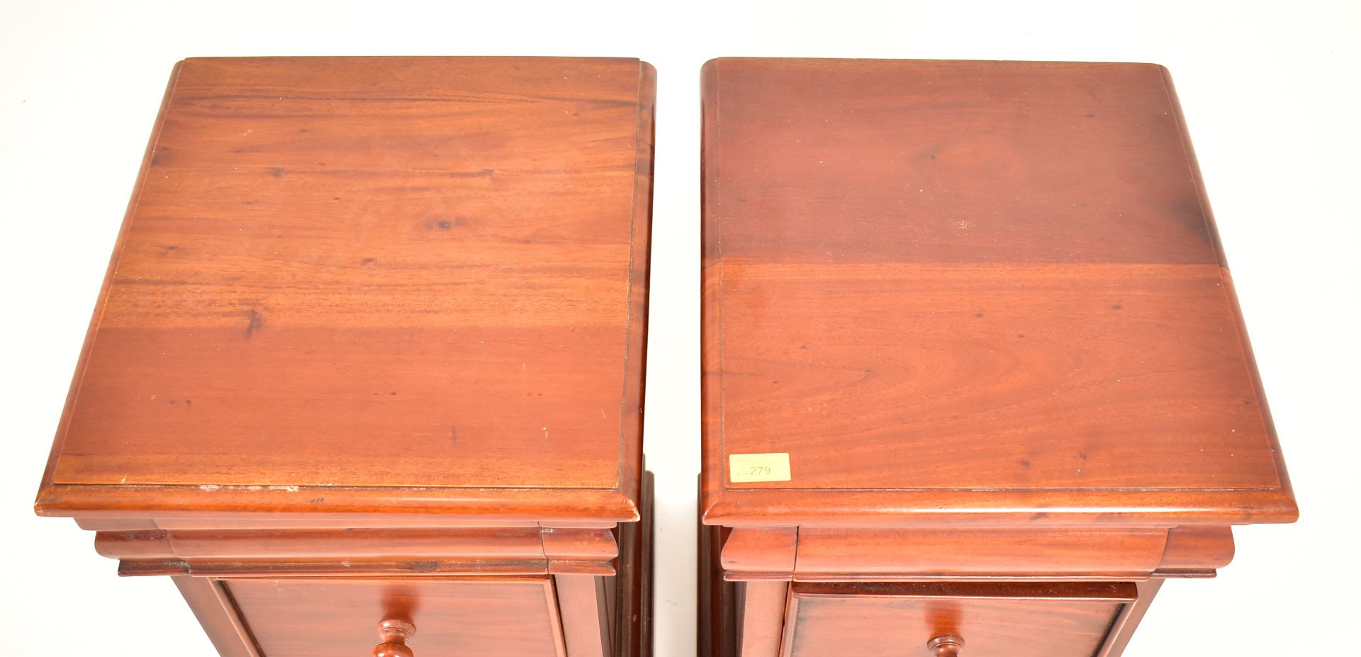 PAIR OF VINTAGE MAHOGANY BEDSIDE CHEST BY ANCIENT MARINERS - Bild 2 aus 5