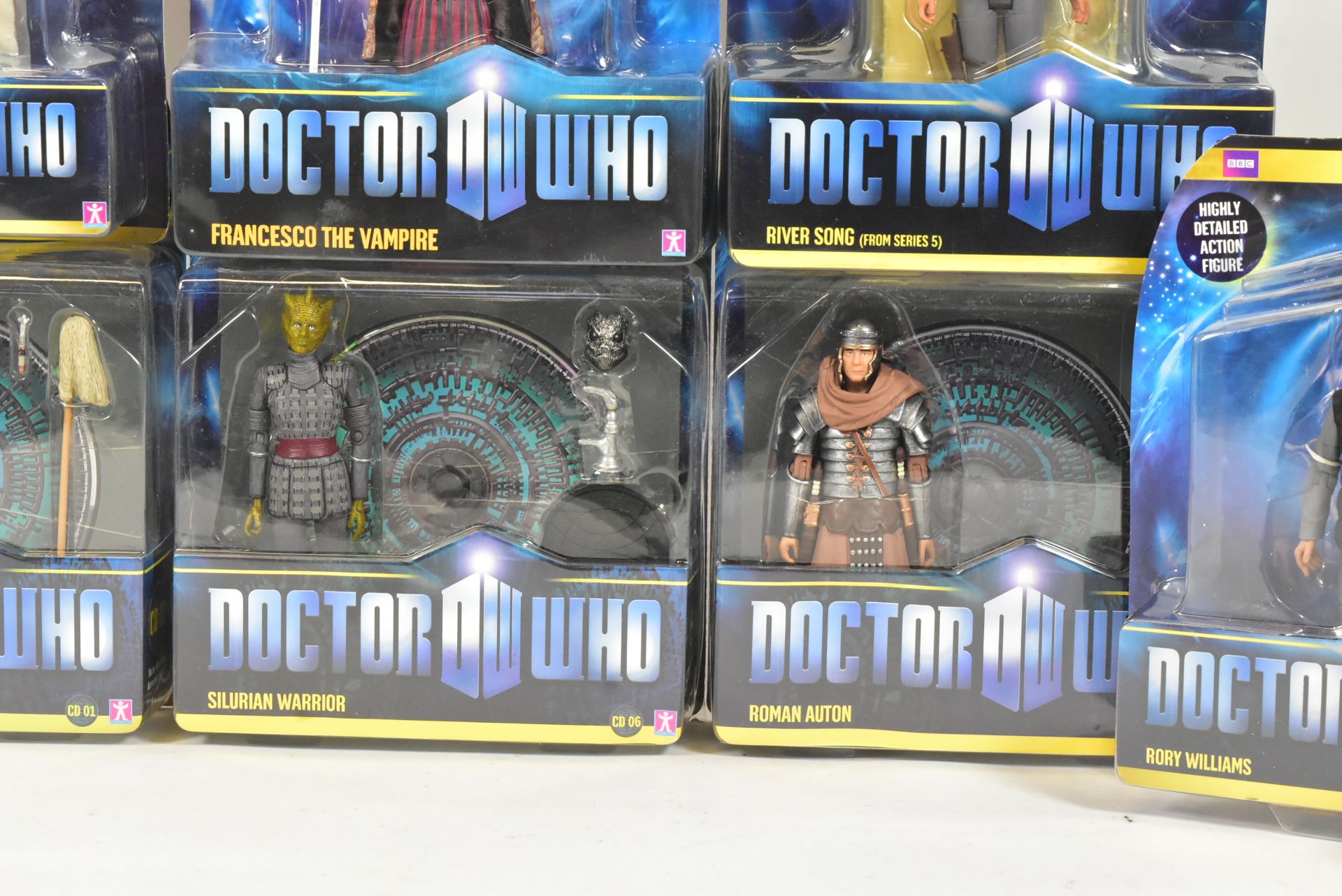 DOCTOR WHO - CHARACTER OPTIONS - CARDED ACTION FIGURES - Image 4 of 5