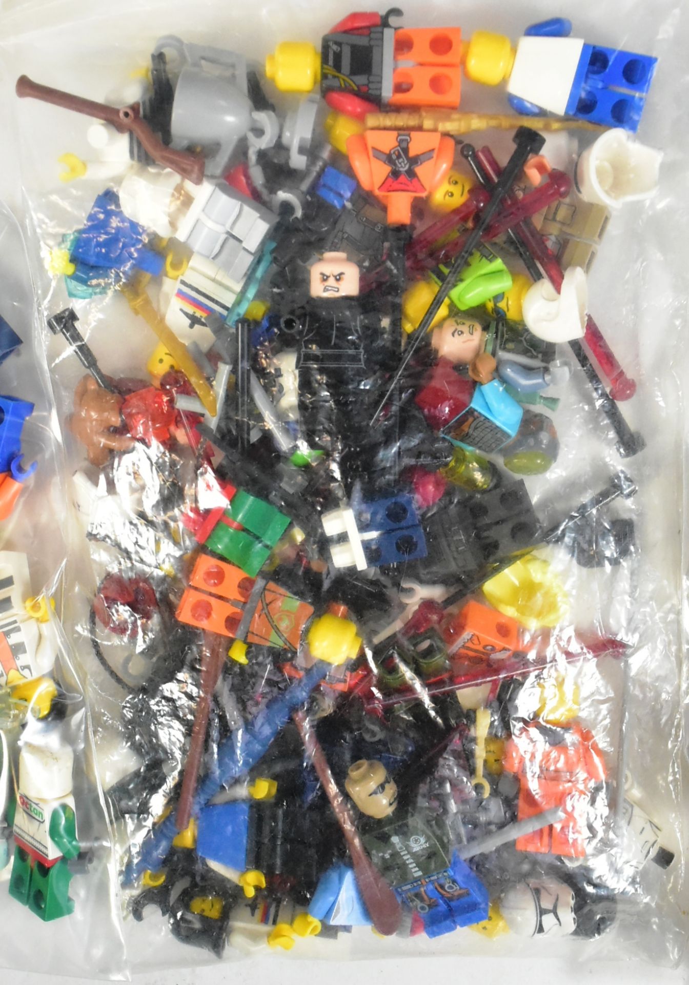 LEGO - LOOSE BRICKS & MINIFIGURES - Image 4 of 11