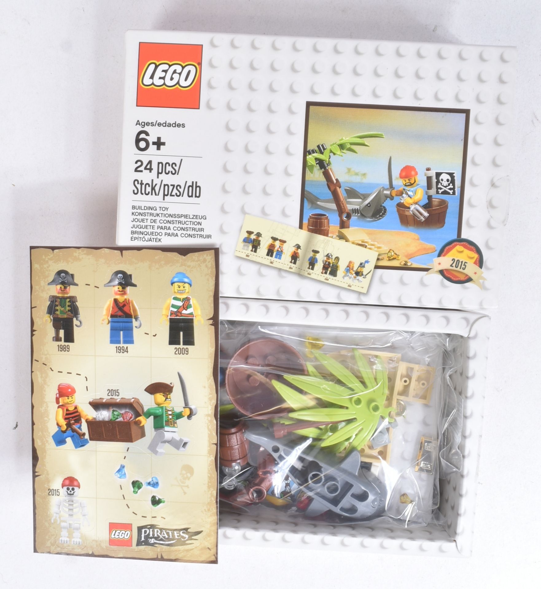 LEGO - X2 PROMOTIONAL LEGO SETS - Image 2 of 5