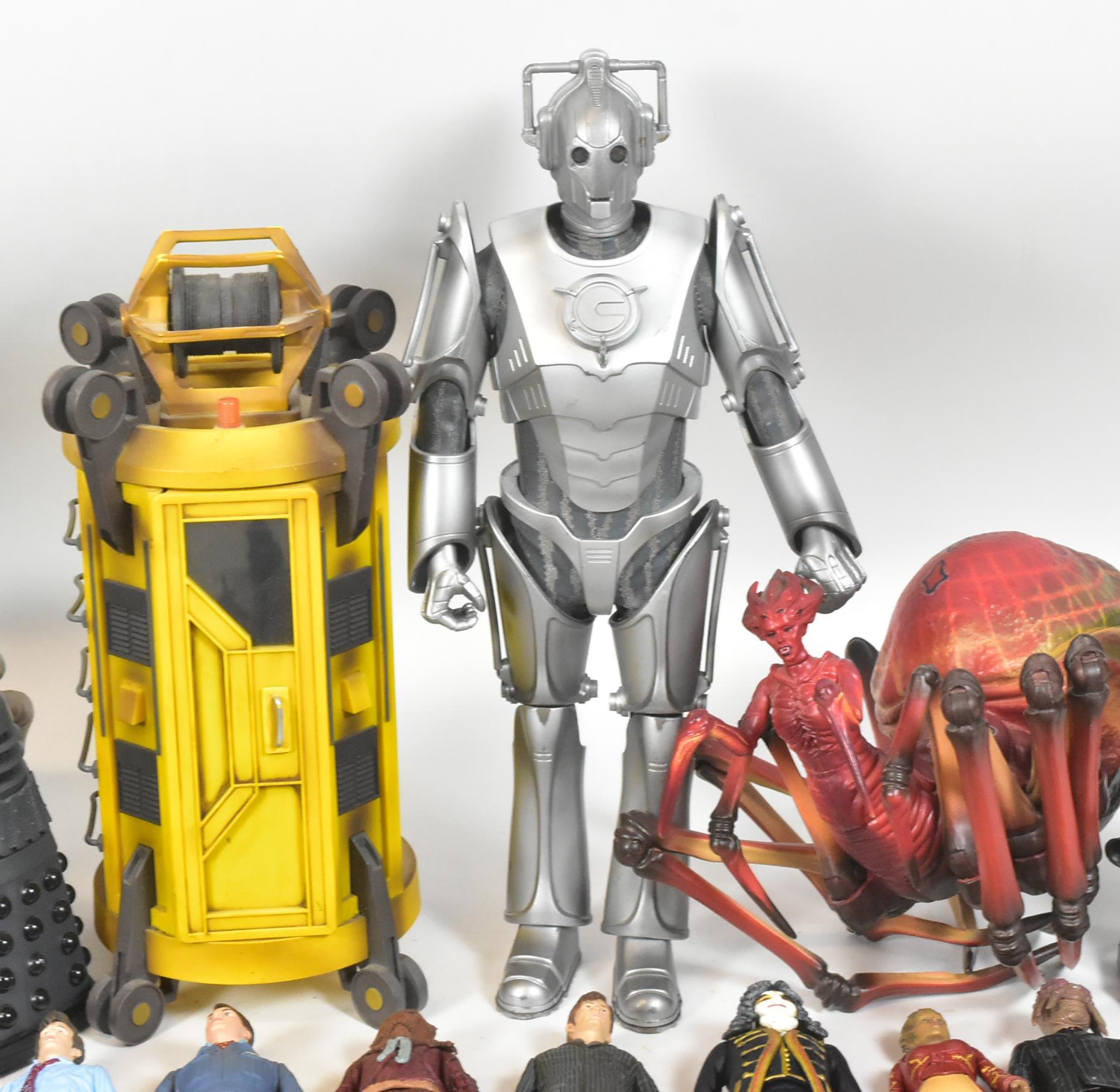 DOCTOR WHO - CHARACTER OPTIONS - LARGE COLLECTION ACTION FIGURES - Image 3 of 10