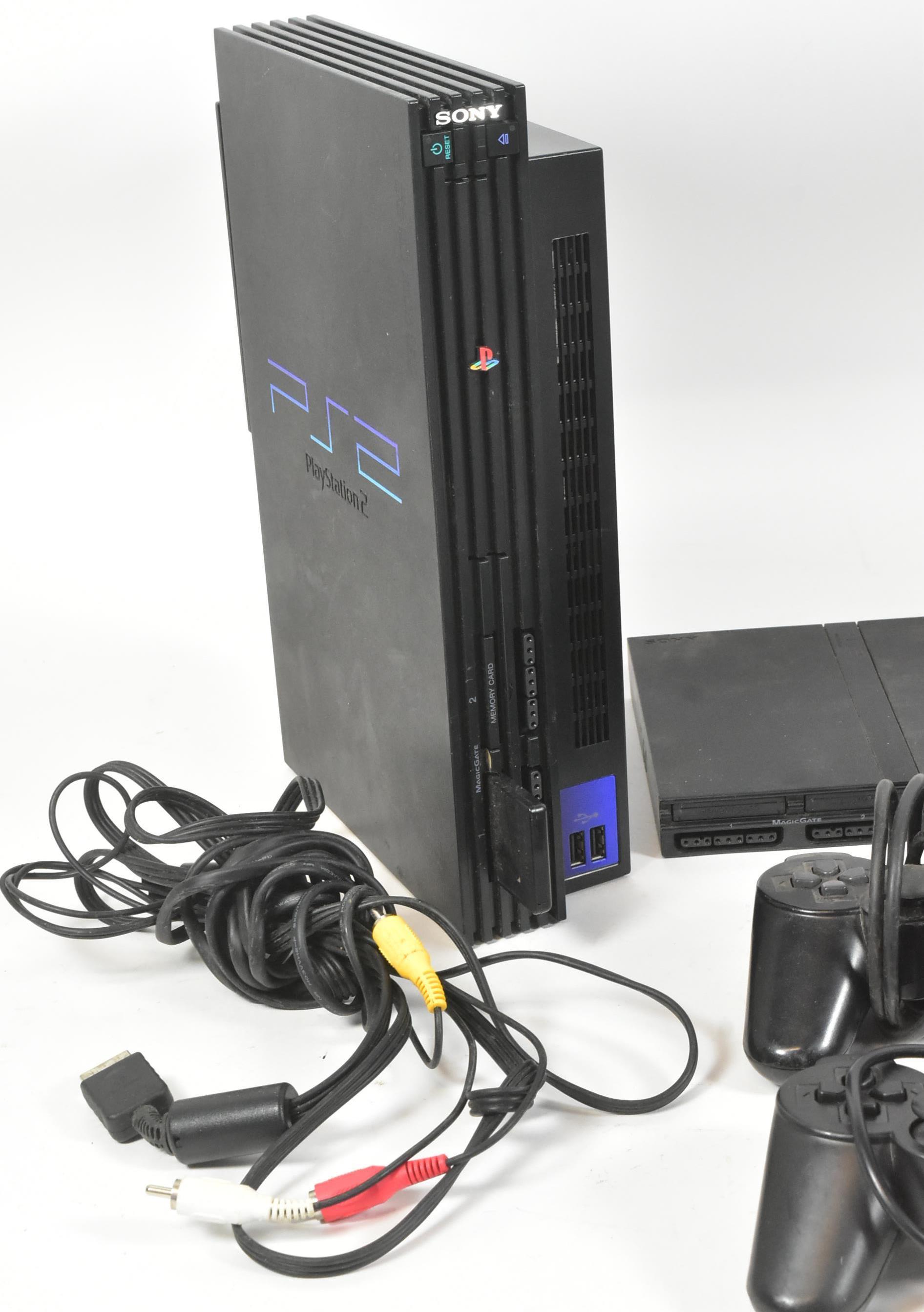 RETRO GAMING - SONY PLAYSTATION 2 BUNDLE WITH GAMES - Image 3 of 5