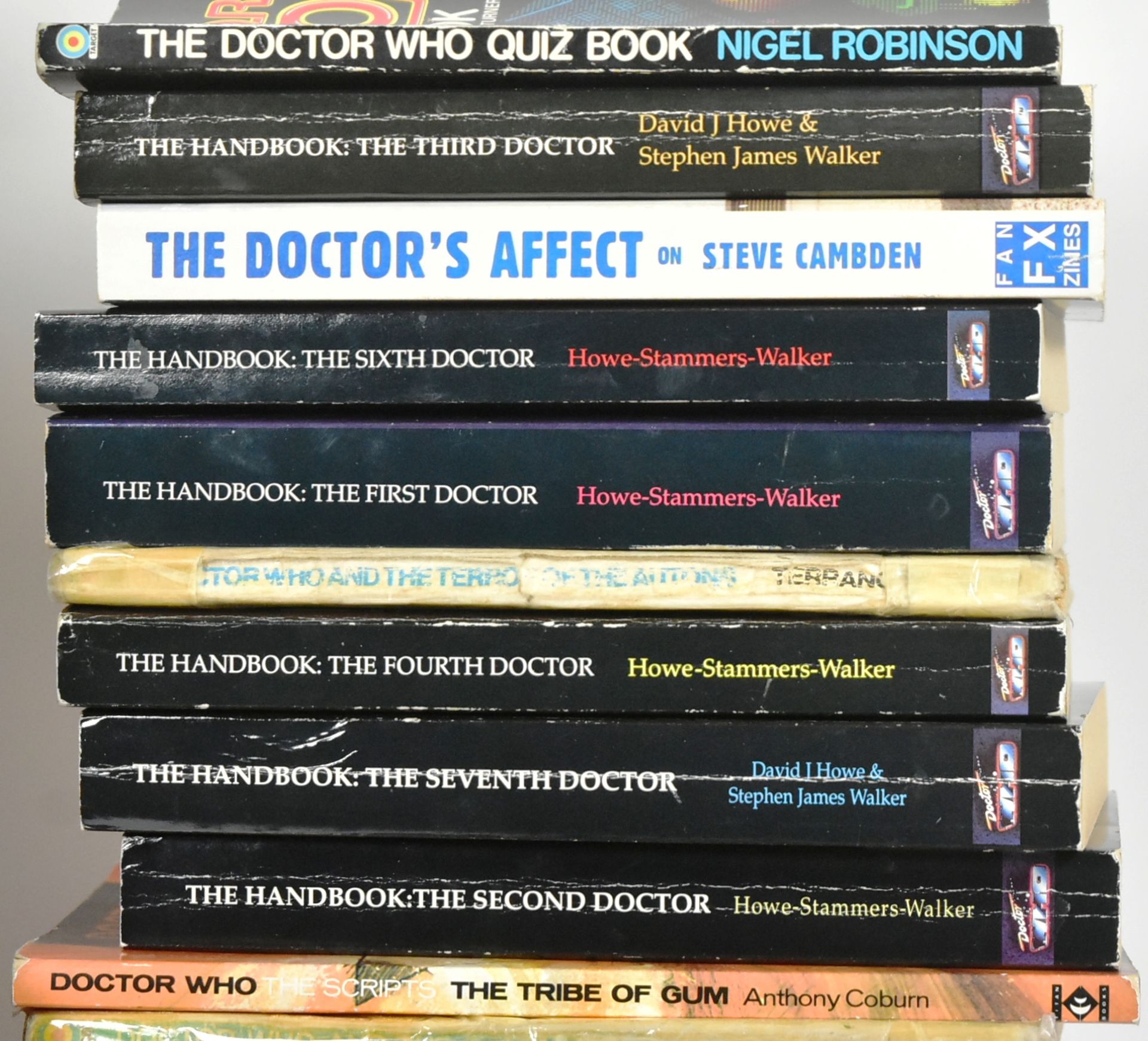 LARGE COLLECTION OF DOCTOR WHO BOOKS AND ANNUALS - Bild 5 aus 6