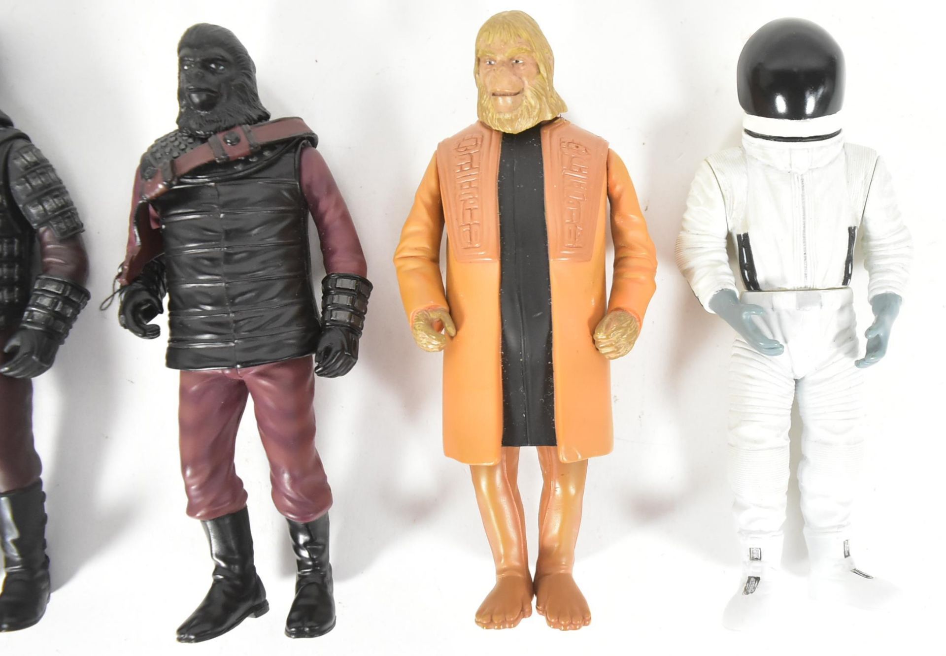 PLANET OF THE APES - MEDICOM - COLLECTION OF ACTION FIGURES - Image 3 of 4