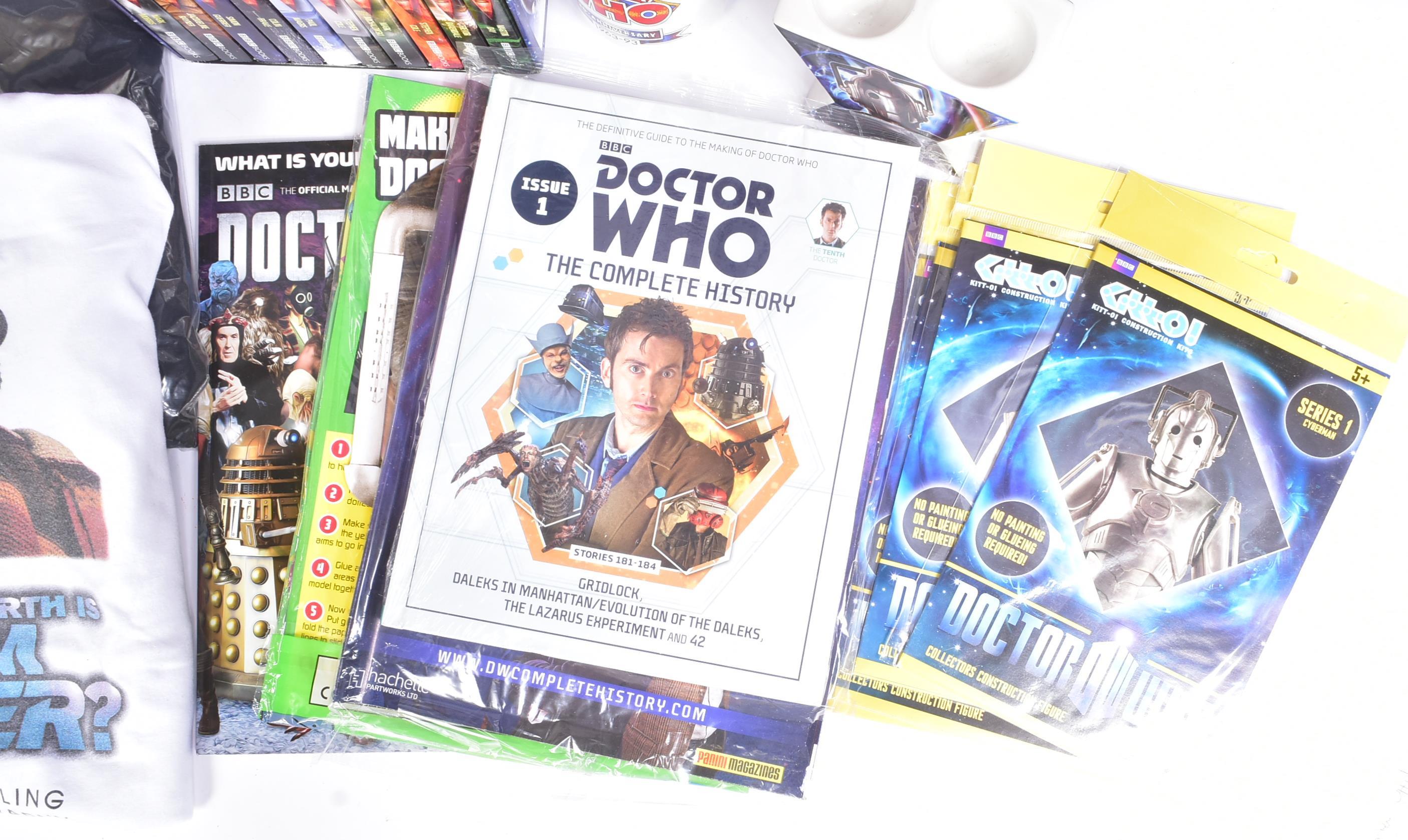 DOCTOR WHO - COLLECTION OF ASSORTED MEMORABILIA - Image 4 of 5