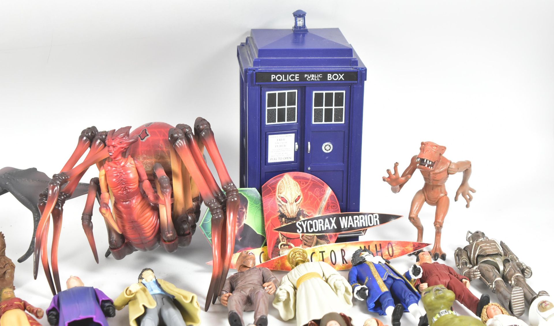 DOCTOR WHO - CHARACTER OPTIONS - ACTION FIGURES - Image 6 of 10