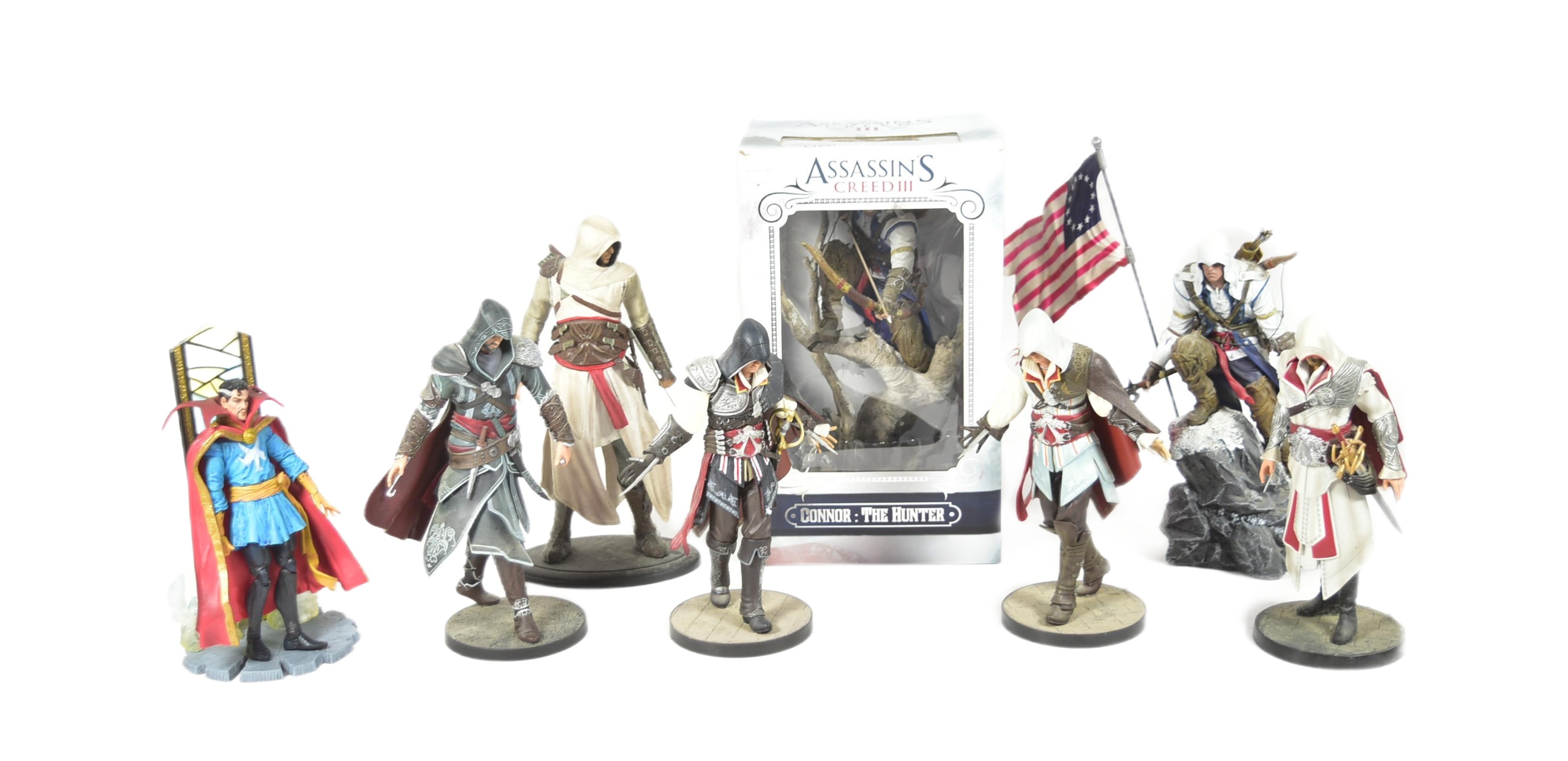 ASSASSINS CREED - UBI COLLECIBLES FIGURINES