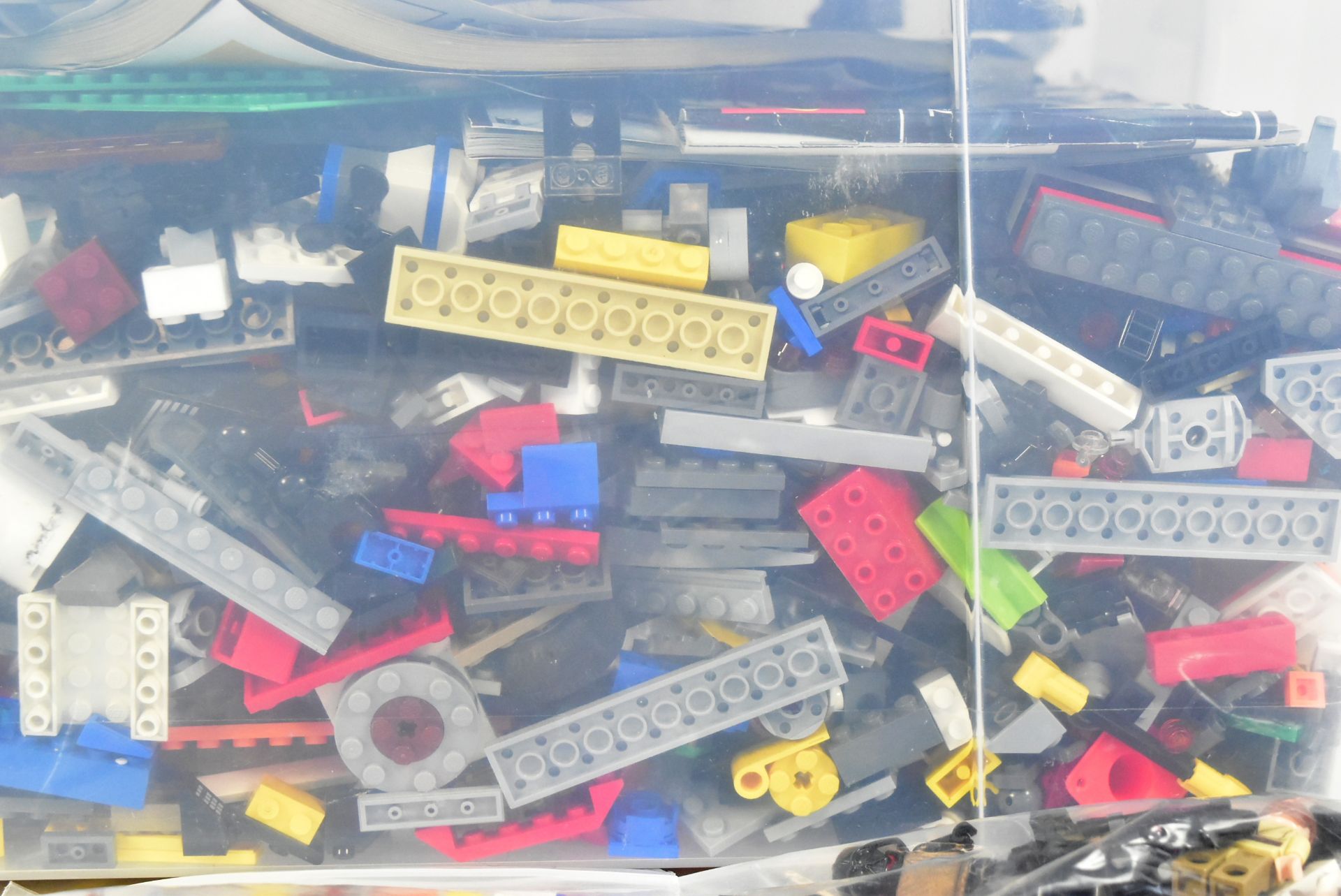 LEGO - LOOSE BRICKS & MINIFIGURES - Image 6 of 11