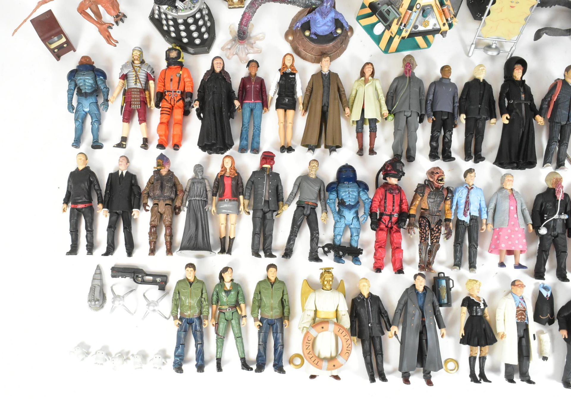 DOCTOR WHO - CHARACTER OPTIONS - LARGE COLLECTION ACTION FIGURES - Image 9 of 10