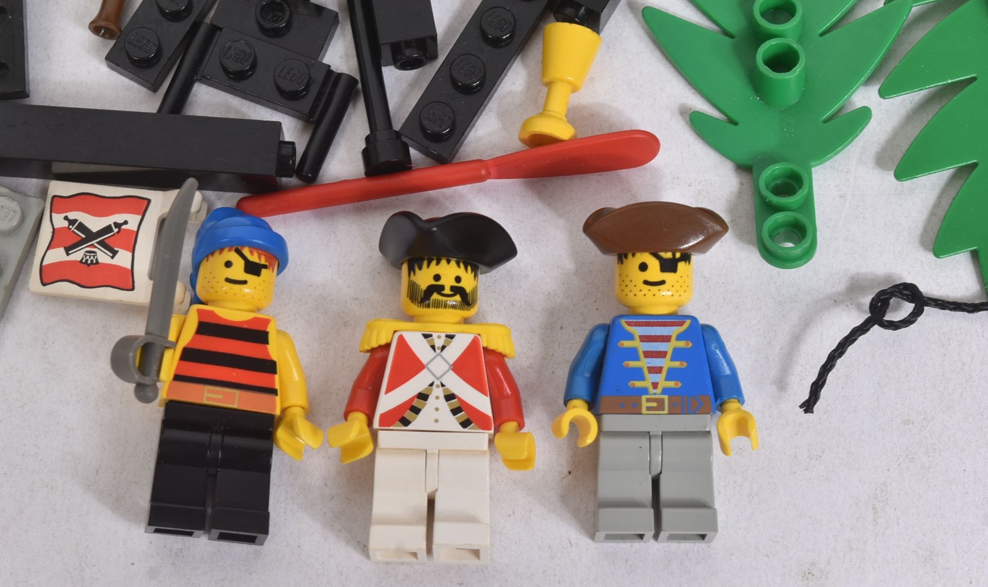 LEGO - LEGO SYSTEM - X2 VINTAGE PIRATE SETS - Bild 5 aus 5