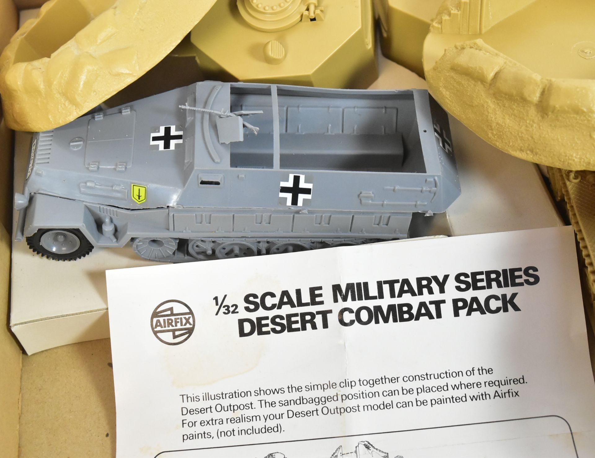 MODEL KIT - AIRFIX 1/32 SCALE DESERT COMBAT PACK - Bild 4 aus 6