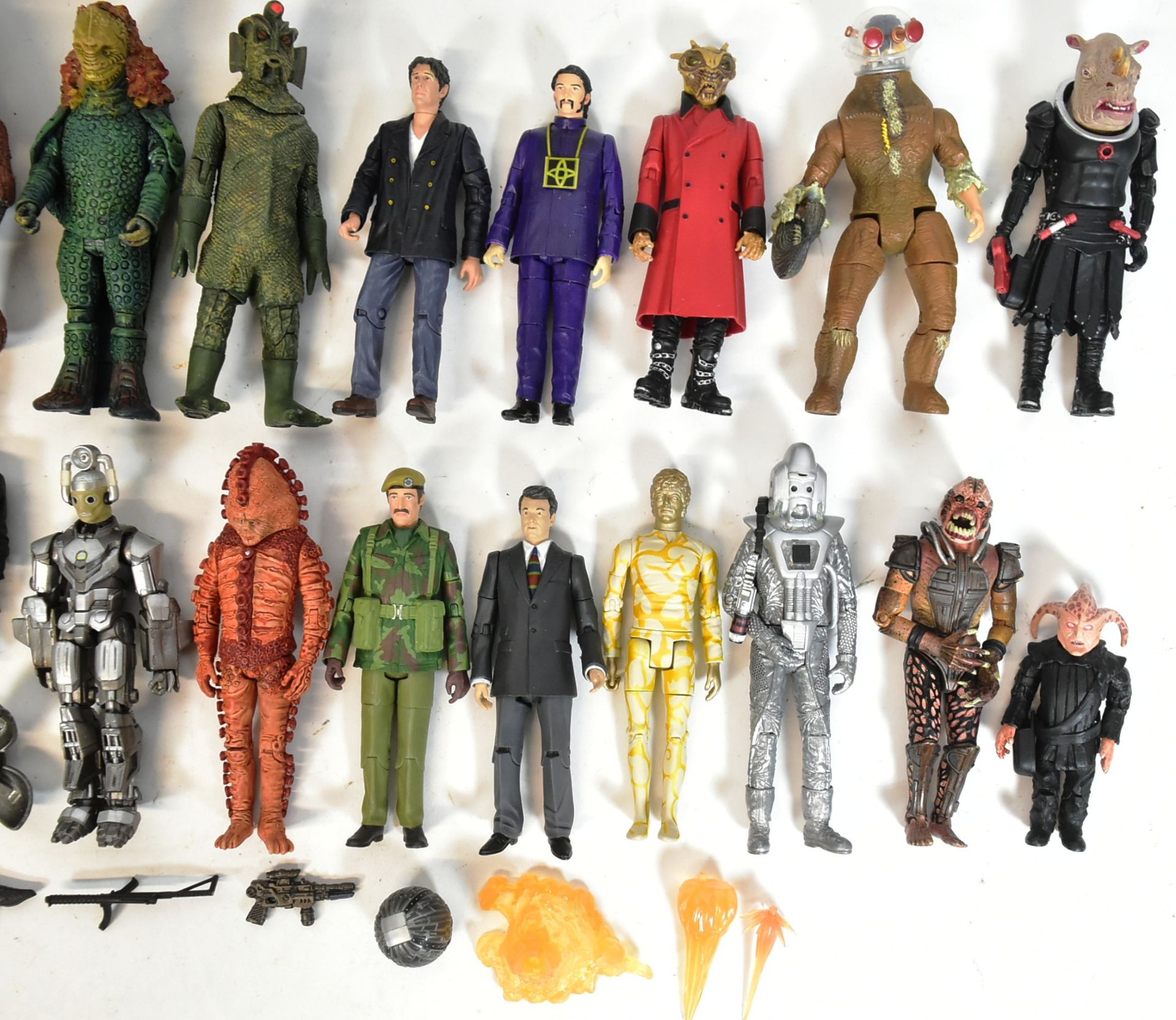 DOCTOR WHO - ACTION FIGURES - 'NEW WHO' & CLASSIC WHO - Image 3 of 5