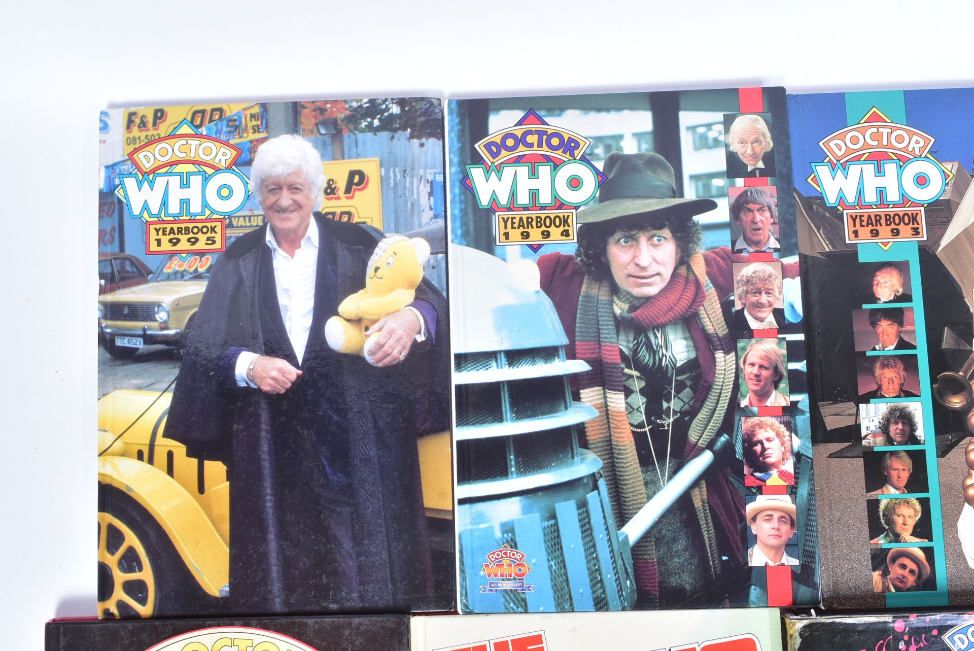 DOCTOR WHO - COLLECTION OF VINTAGE ANNUALS - Bild 4 aus 5