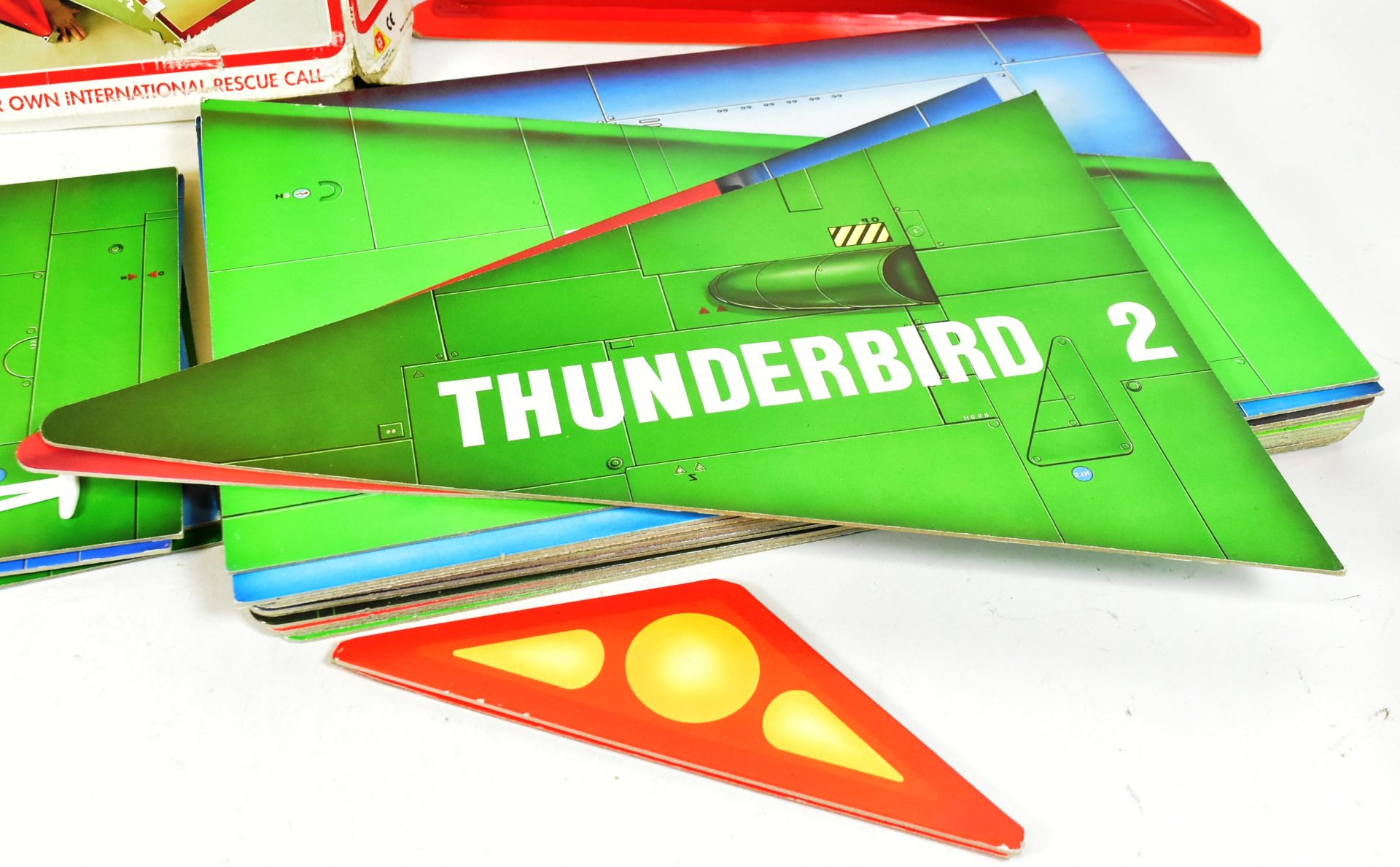 THUNDERBIRDS - VINTAGE PIC-TOYS MADE 'PLAY PANELS' PLAYSET - Bild 4 aus 7