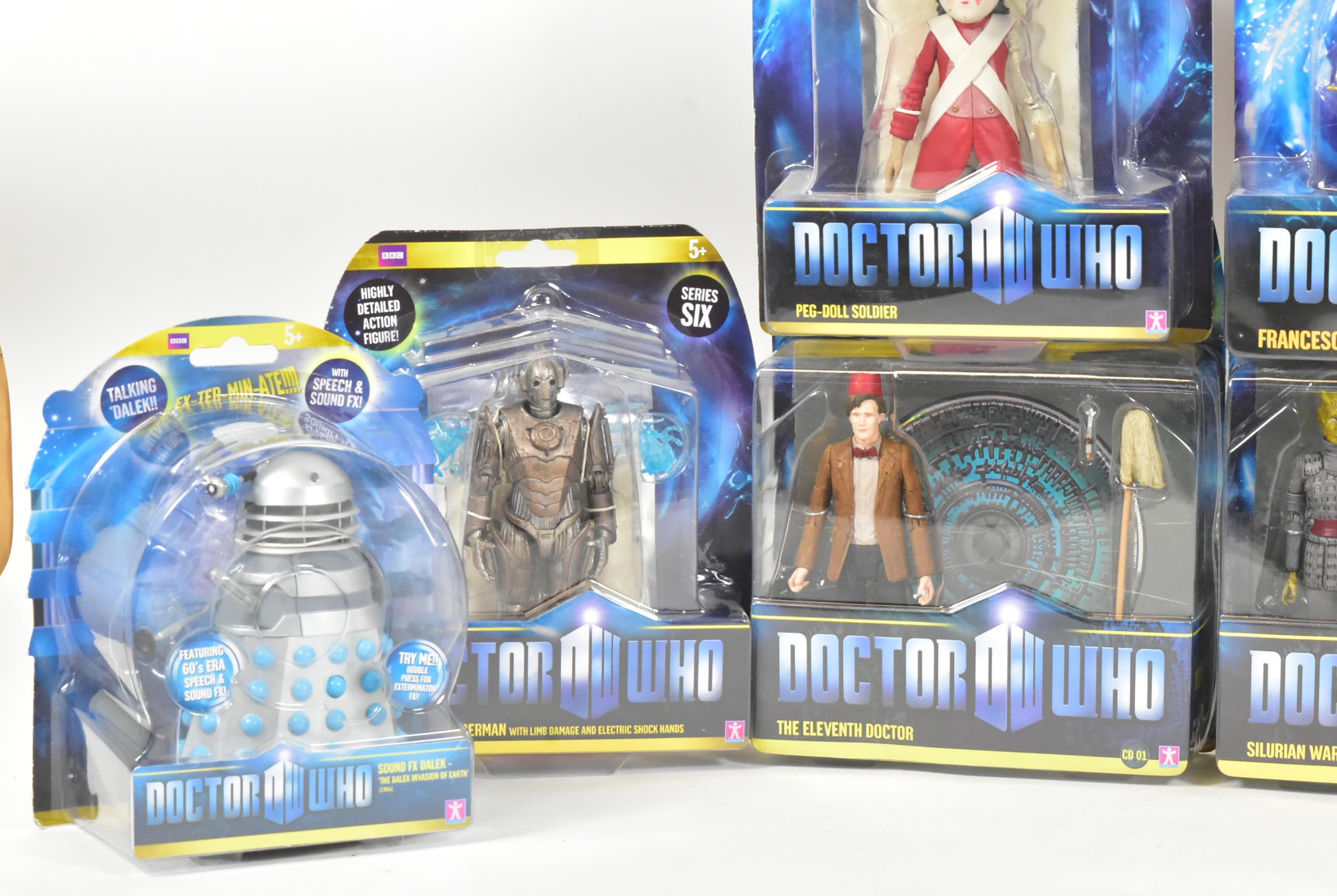 DOCTOR WHO - CHARACTER OPTIONS - CARDED ACTION FIGURES - Image 2 of 5