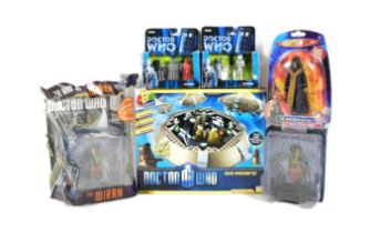 DOCTOR WHO - COLLECTION OF ASSORTED MERCHANDISE