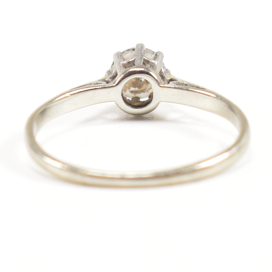 18CT GOLD PLATINUM & DIAMOND SOLITAIRE RING - Image 8 of 10