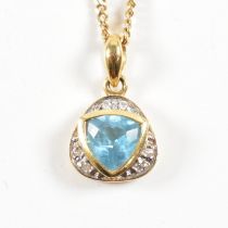 18CT GOLD DIAMOND & TOPAZ PENDANT NECKLACE