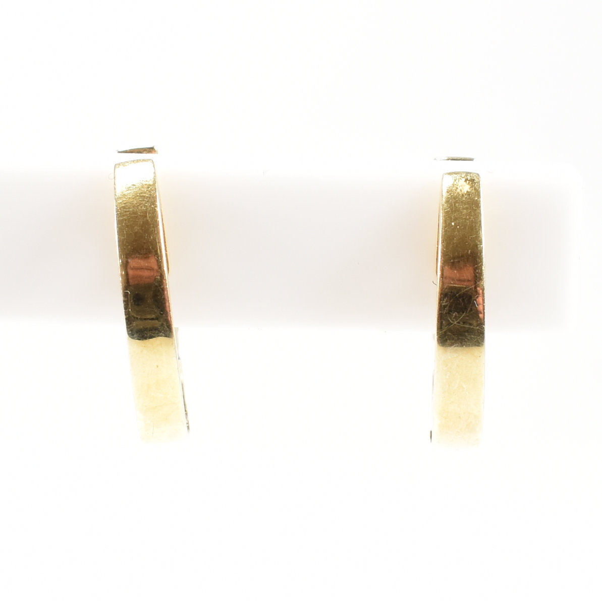 PAIR OF 18CT GOLD & DIAMOND FIVE STONE EARRINGS - Image 7 of 7