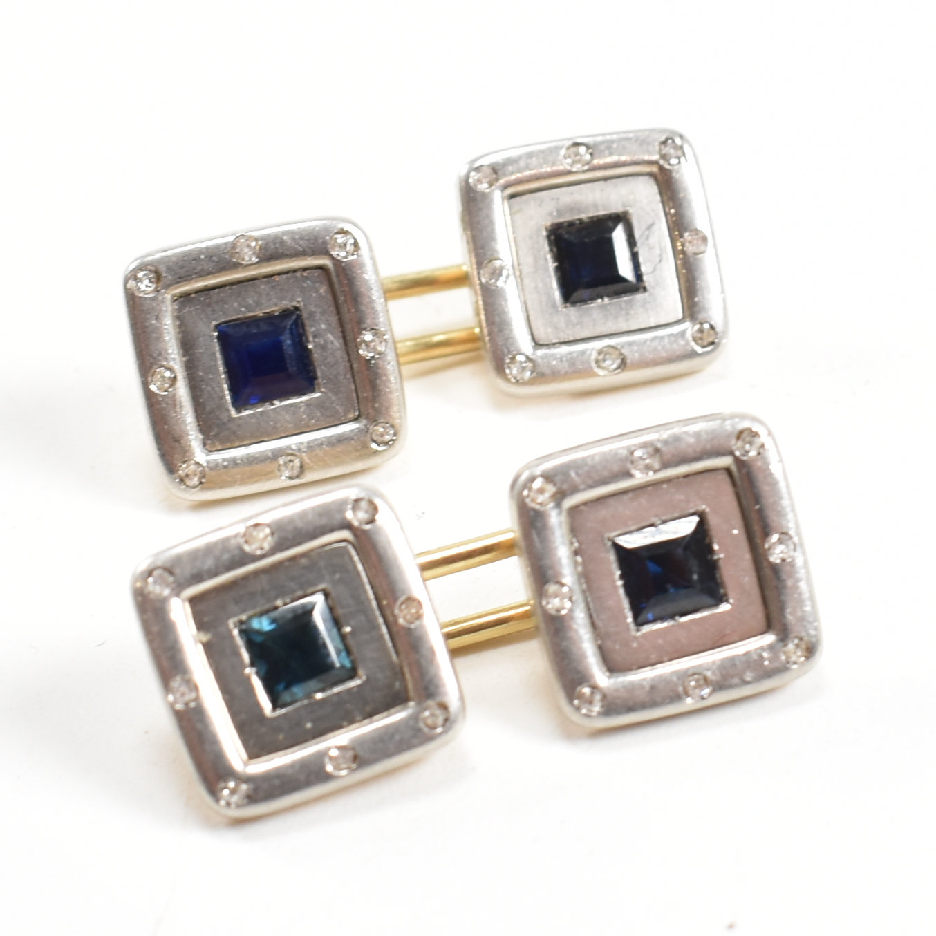 PAIR OF ART DECO SAPPHIRE & DIAMOND CUFFLINKS - Image 4 of 6