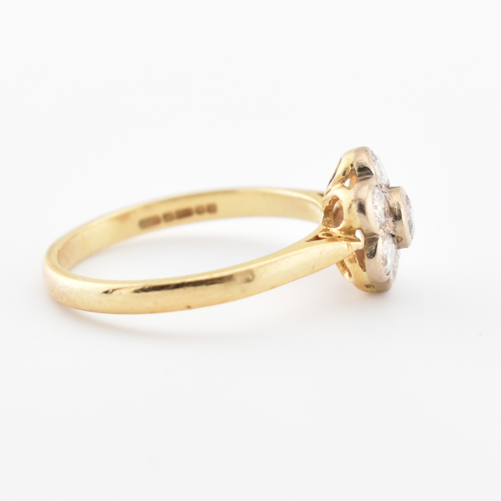 HALLMARKED 18CT GOLD & DIAMOND CLUSTER RING - Image 4 of 6