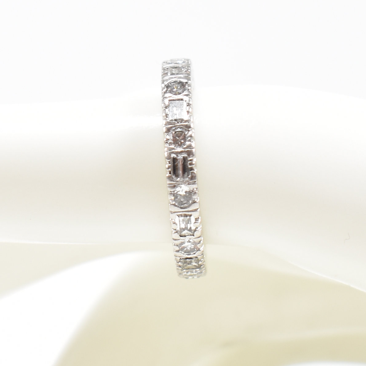 18CT WHITE GOLD & DIAMOND FULL ETERNITY RING - Image 8 of 9