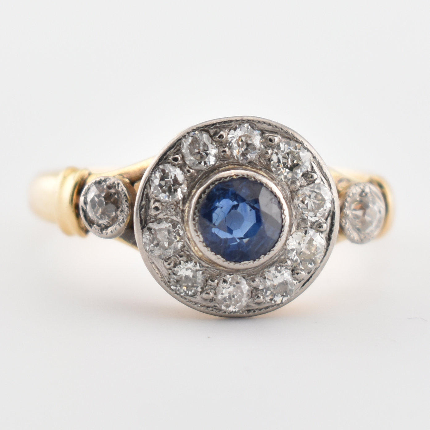 HALLMARKED 18CT GOLD SAPPHIRE & DIAMOND CLUSTER RING