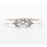 HALLMARKED 950 PLATINUM & DIAMOND SOLITAIRE RING