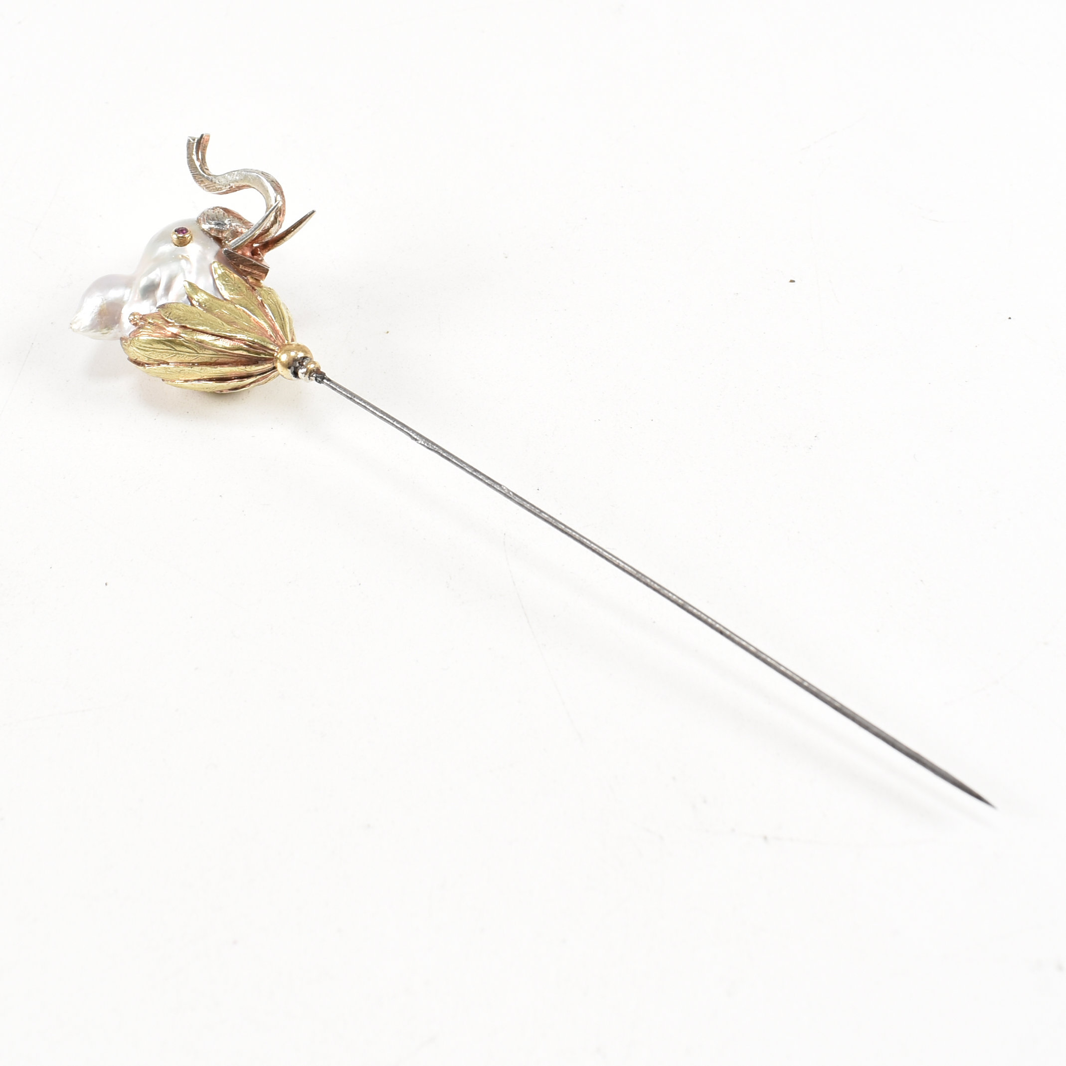 18CT GOLD & PEARL ELEPHANT HAT PIN - Image 2 of 11