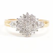 HALLMARKED 18CT GOLD & DIAMOND CLUSTER RING