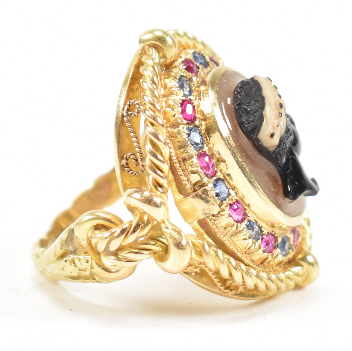 18CT GOLD BLACKAMOOR AGATE CAMEO RUBY & SAPPHIRE RING - Image 4 of 8