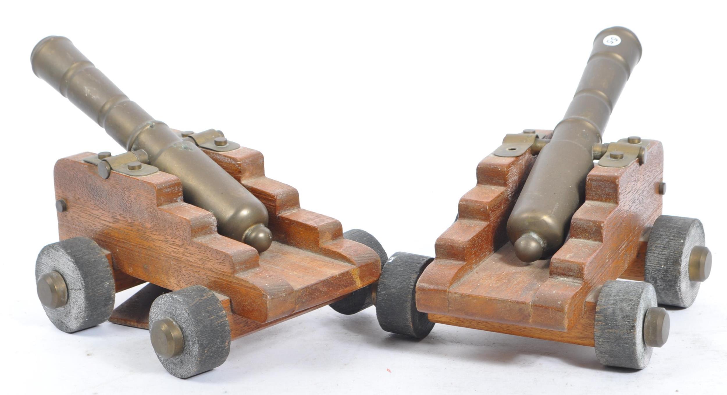 PAIR OF EARLY 20TH CENTURY WOODEN & BRASS DESK CANNONS - Image 5 of 5