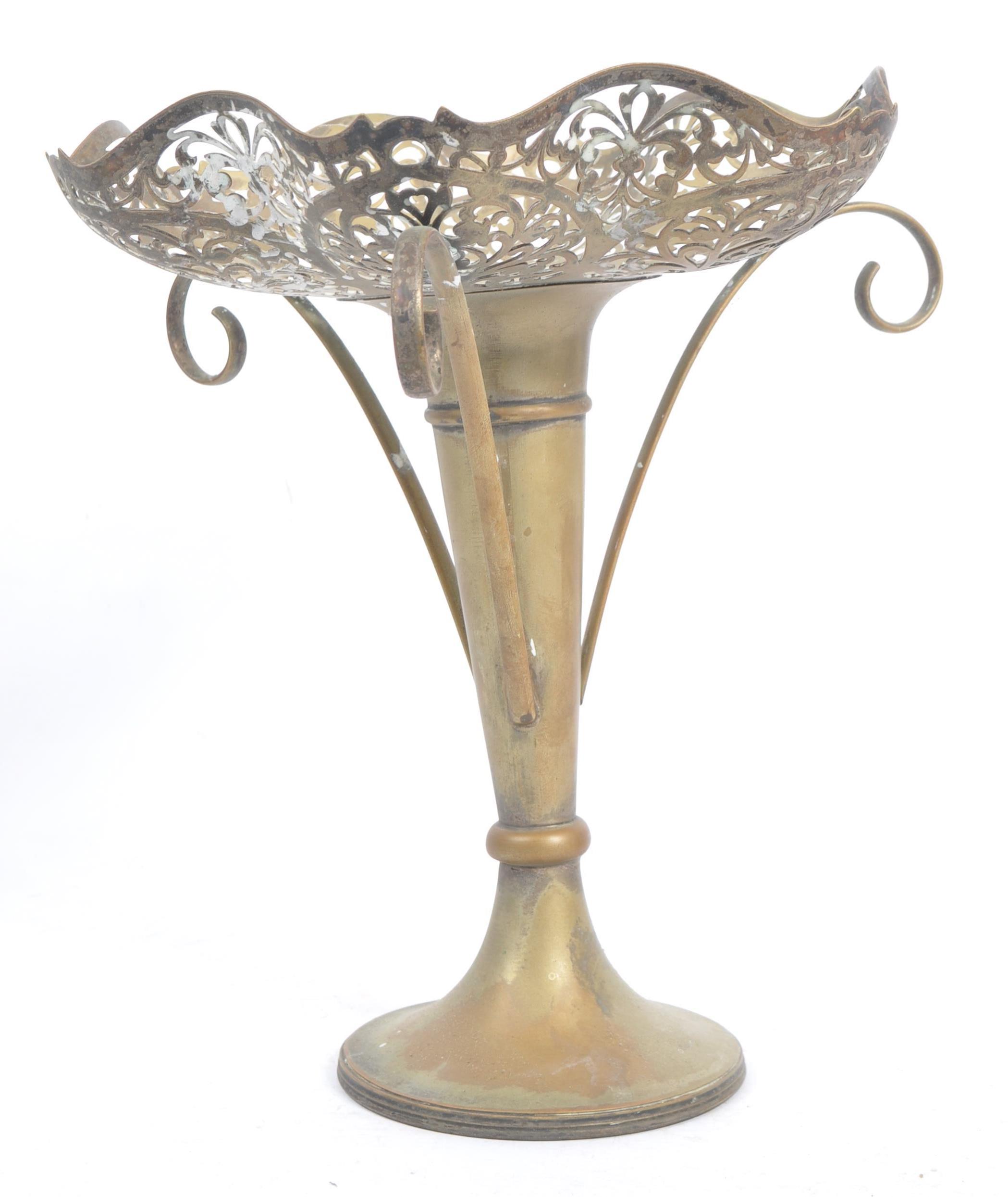 19TH CENTURY VICTORIAN BRASS CENTREPIECE TAZZA STAND - Image 2 of 7