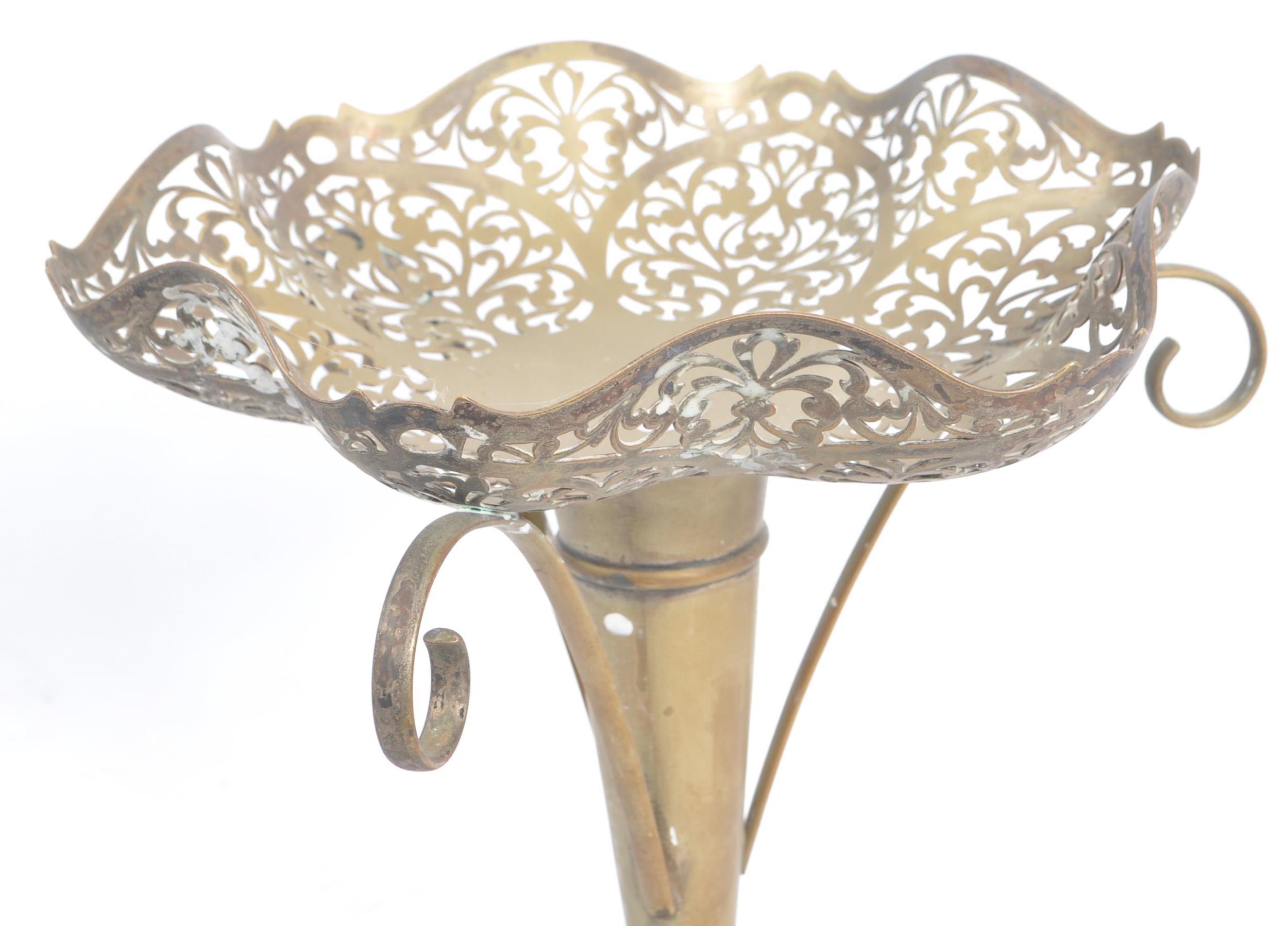 19TH CENTURY VICTORIAN BRASS CENTREPIECE TAZZA STAND - Image 3 of 7