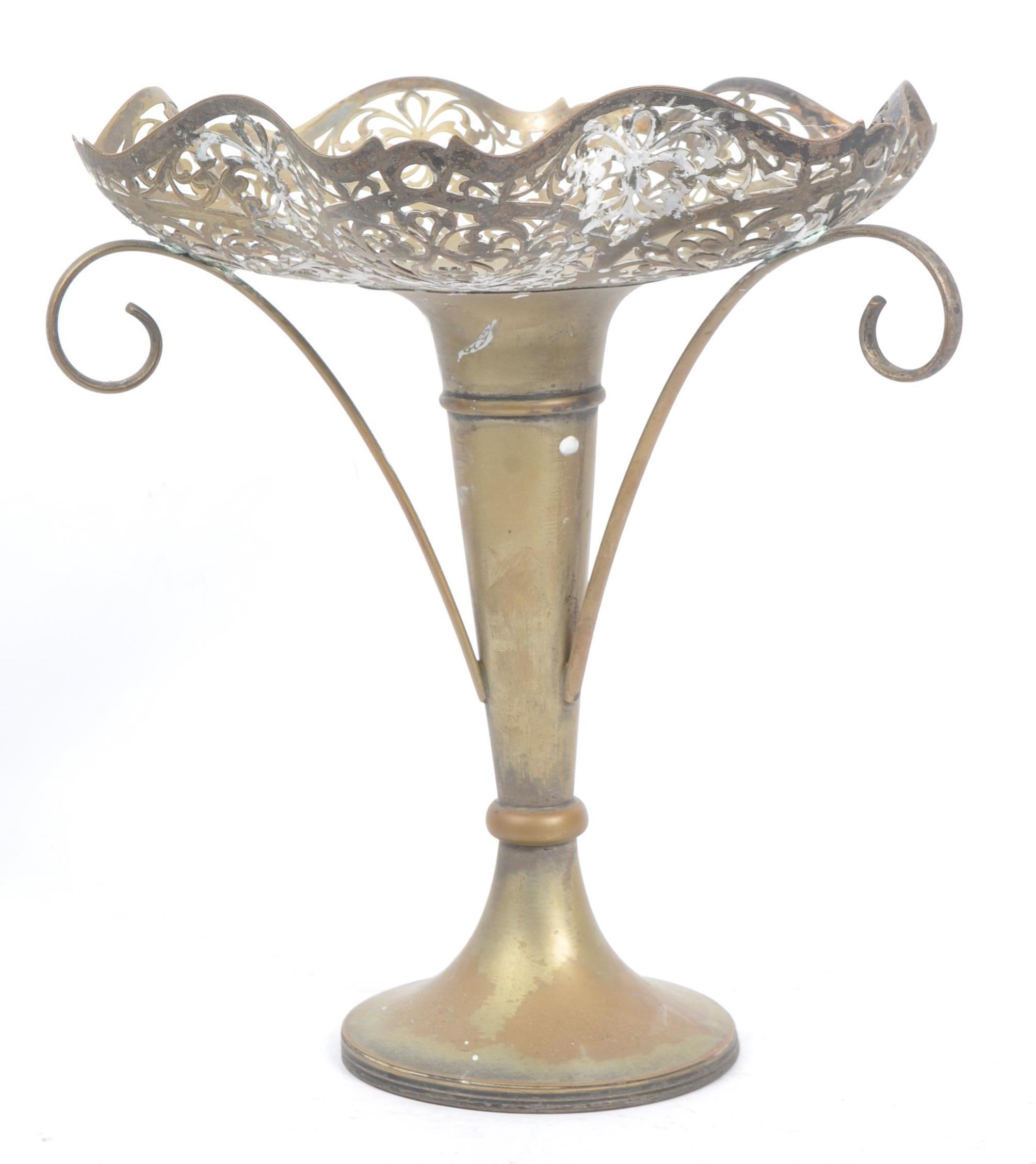 19TH CENTURY VICTORIAN BRASS CENTREPIECE TAZZA STAND