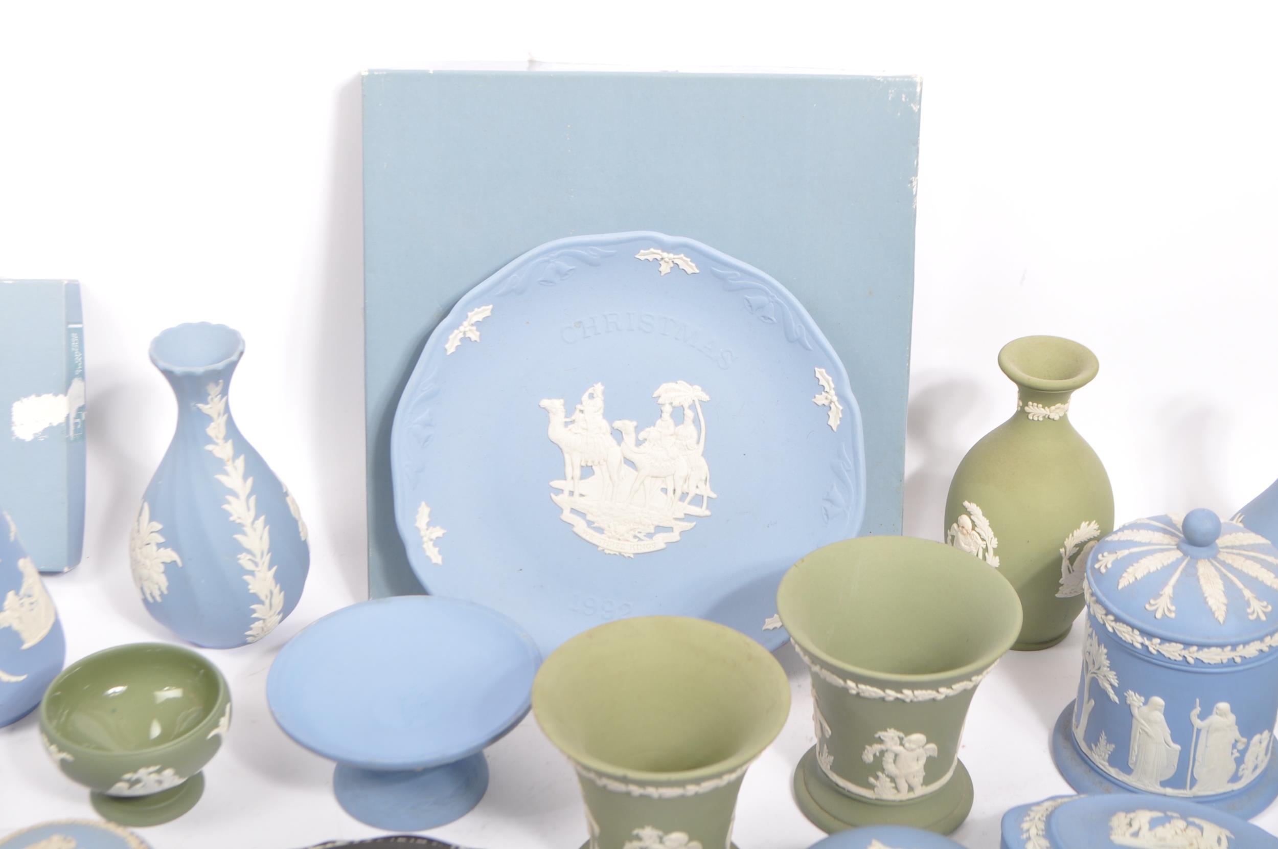 LARGE COLLECTION OF WEDGWOOD JASPERWARE PORCELAIN - Image 3 of 6