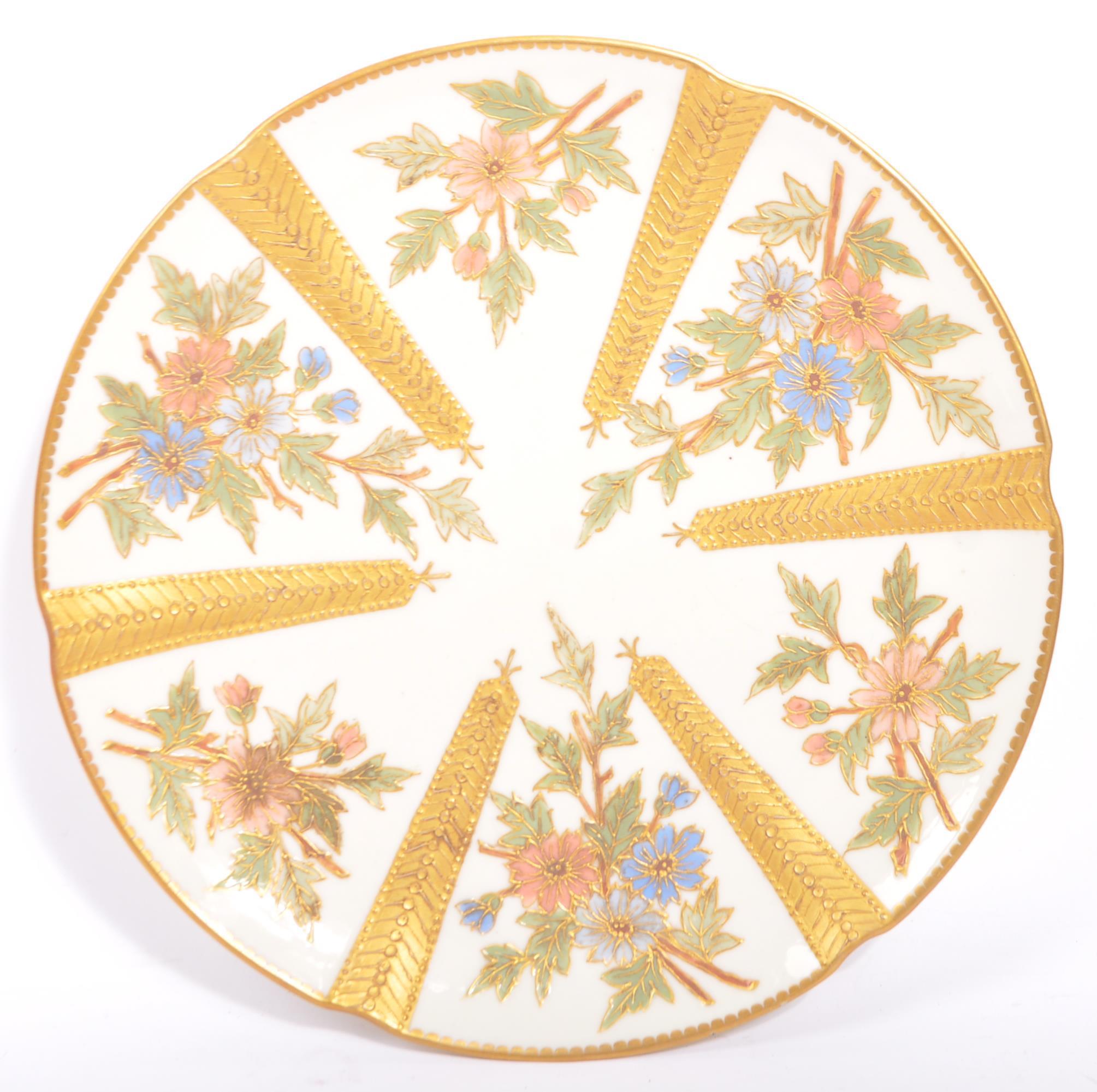 COLLECTION OF 19TH CENTURY & LATER CERAMIC DISPLAY PLATES - Image 4 of 10