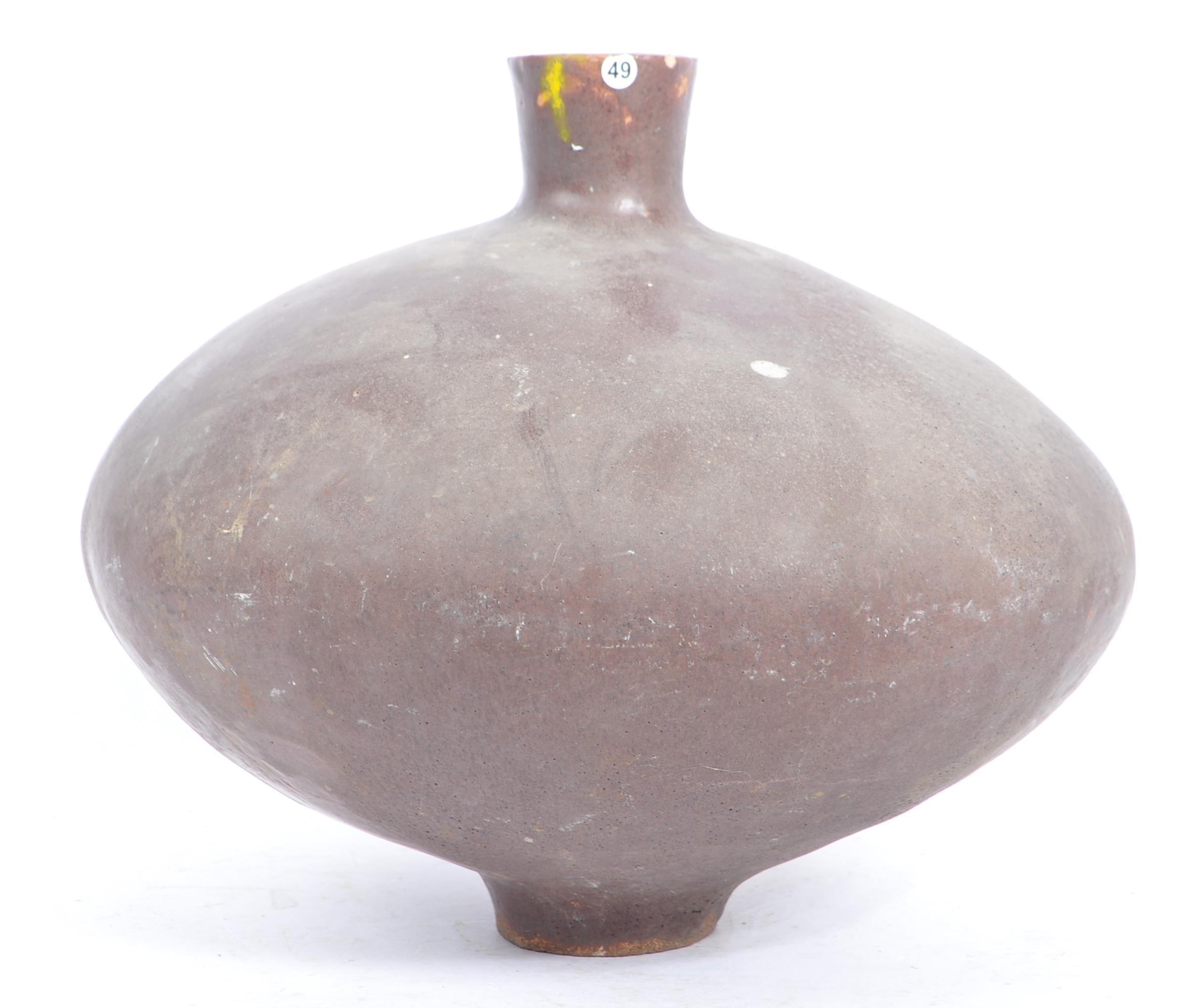 LARGE 20TH CENTURY STUDIO POTTERY SQUAT BULBOUS VASE - Image 2 of 5