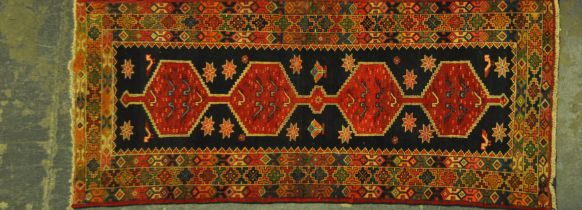 NORTH WEST PERSIAN HERIZ RUNNER RUG