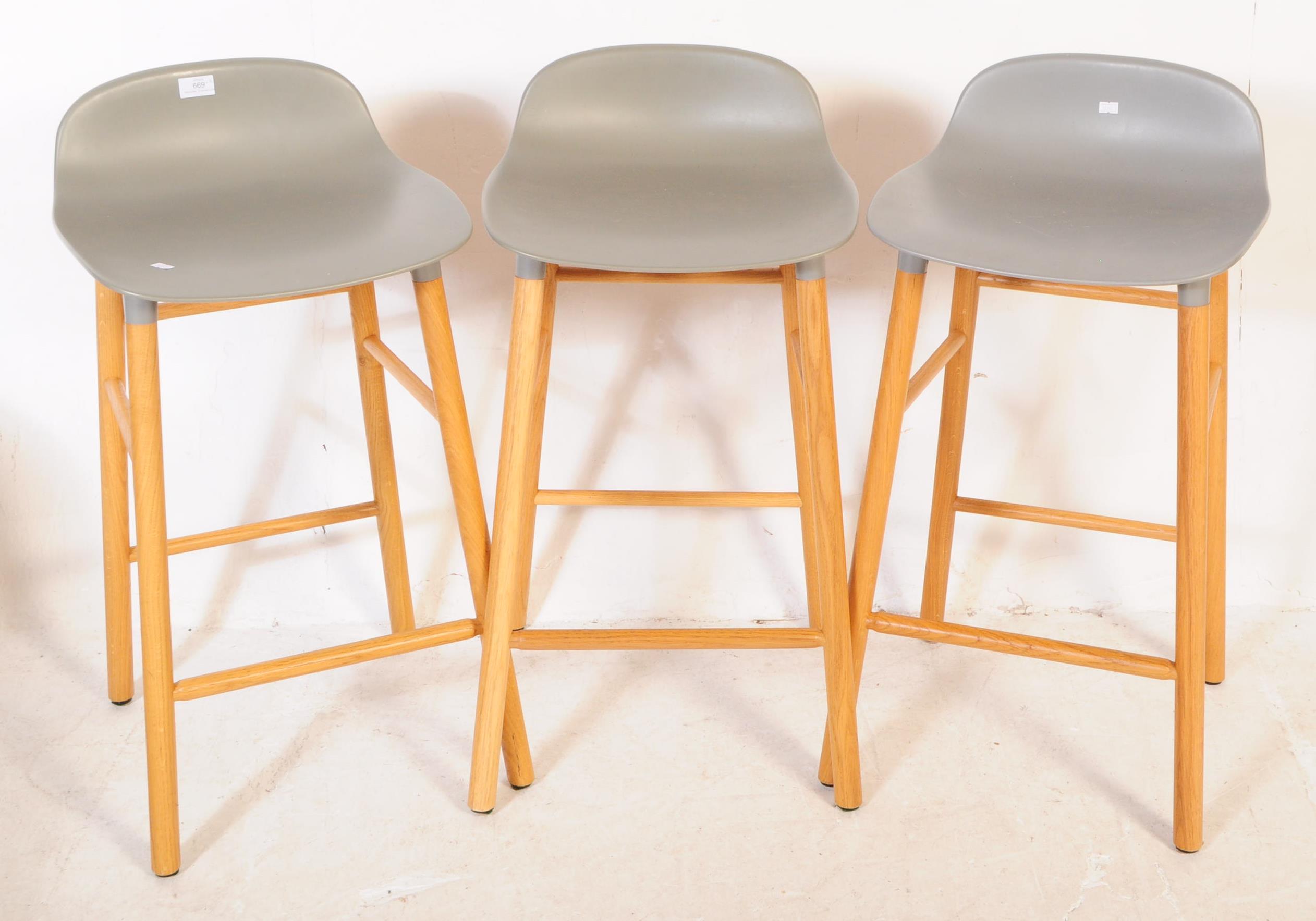 SET OF THREE MODERNIST / CONTEMPORARY KITCHEN BAR STOOLS - Image 2 of 4