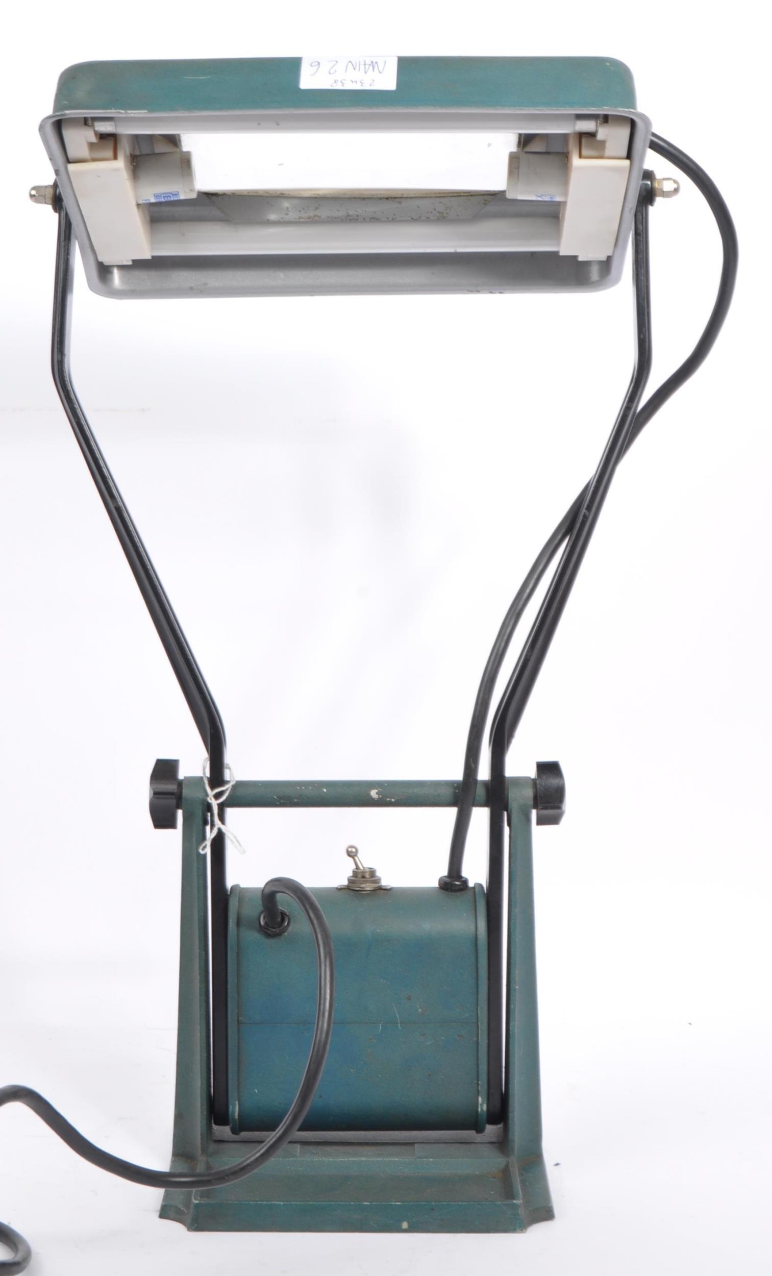 IVA ENGINEERING - VINTAGE COUNTERBALANCE MAGNIFYING LAMP - Image 3 of 6