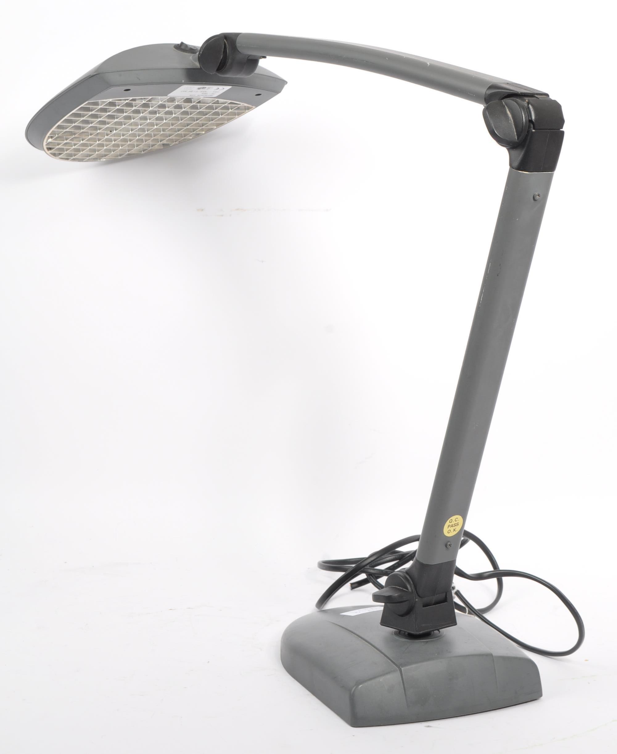 1990S DESIGNER ARTICULATED DESK LAMP - Image 4 of 6