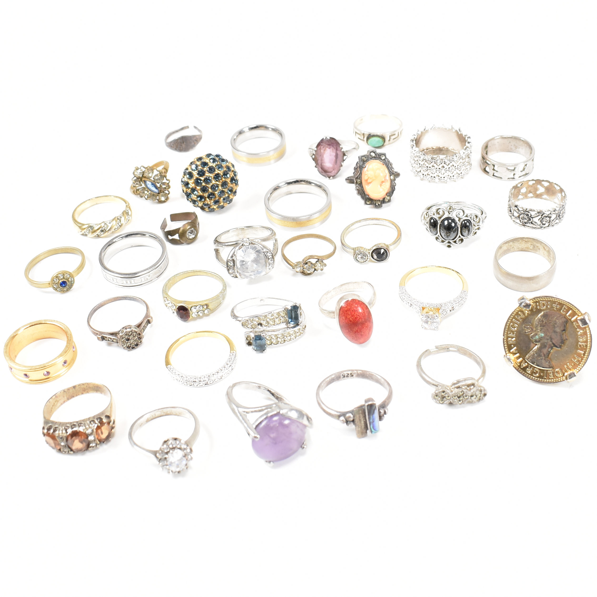 COLLECTION OF SILVER & COSTUME RINGS