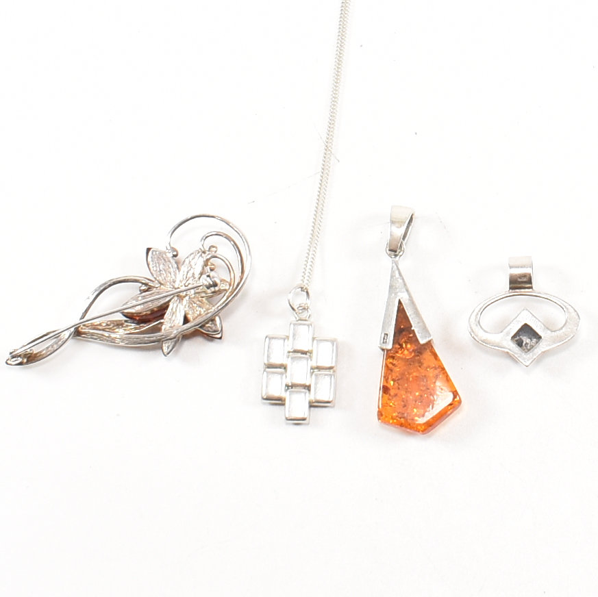 COLLECTION OF 925 SILVER AMBER & AMBER STYLE JEWELLERY - Image 3 of 4