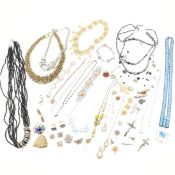 COLLECTION OF 925 SILVER & COSTUME JEWELLERY